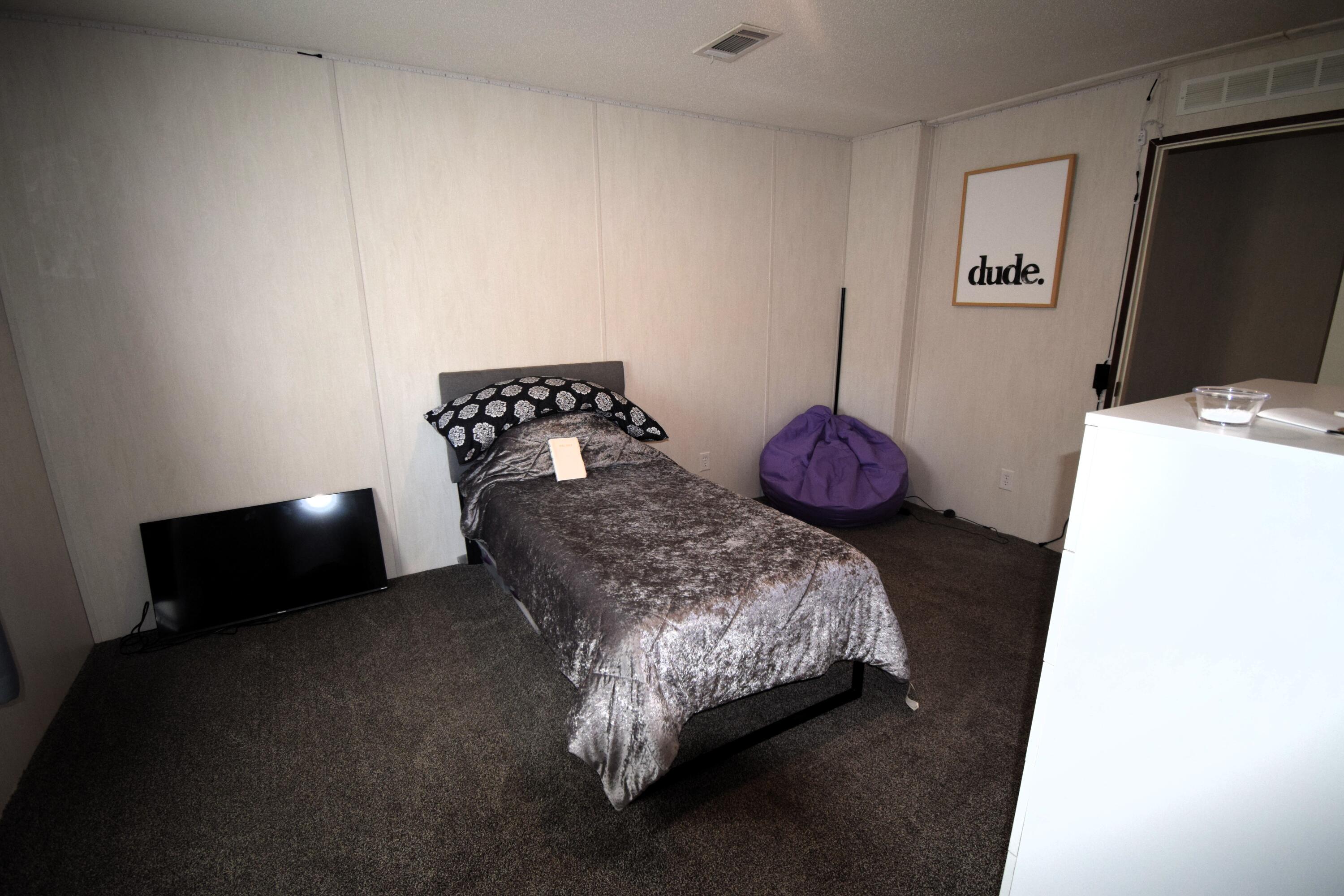 LAUREL HILL - Residential