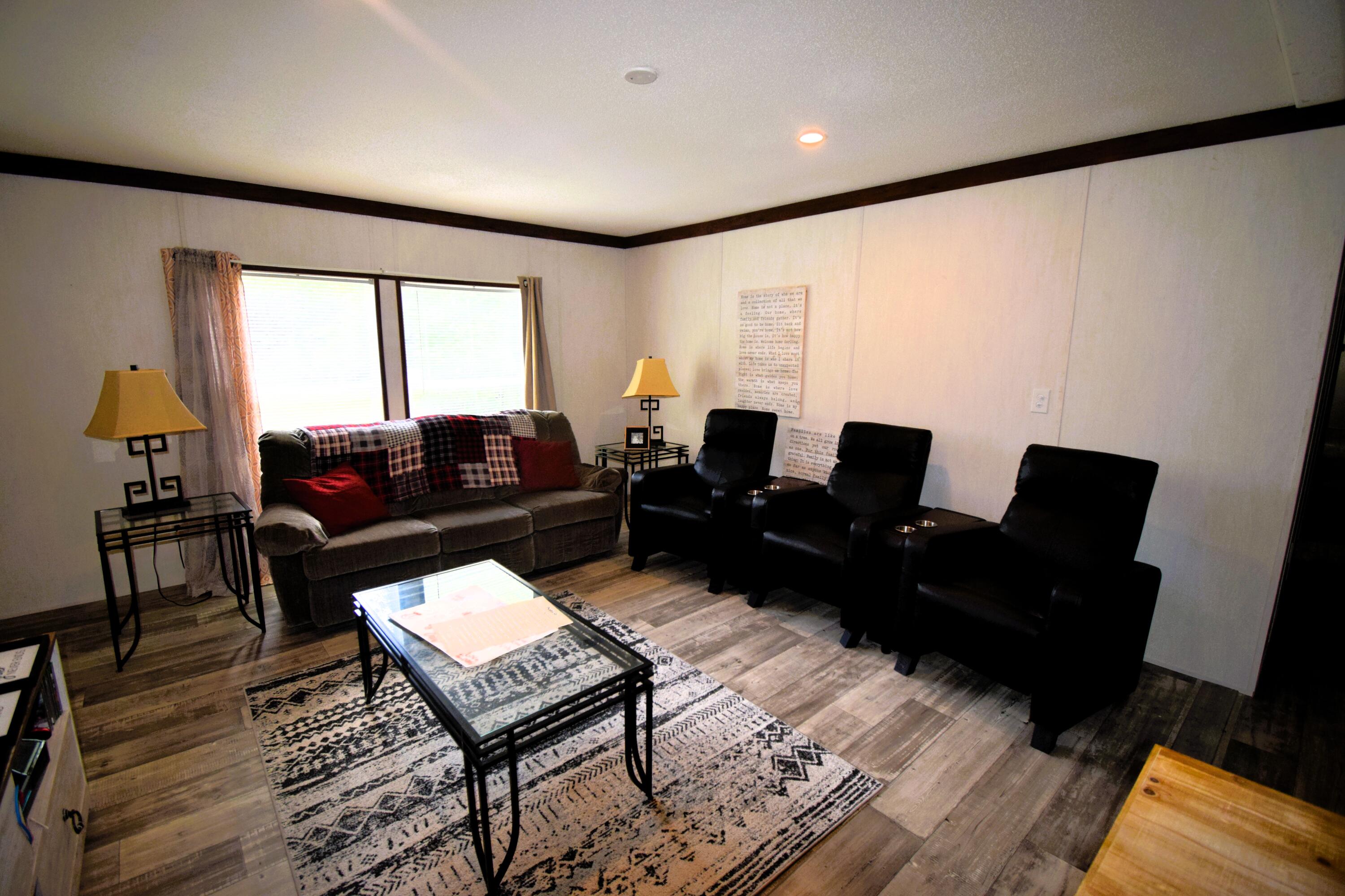 LAUREL HILL - Residential
