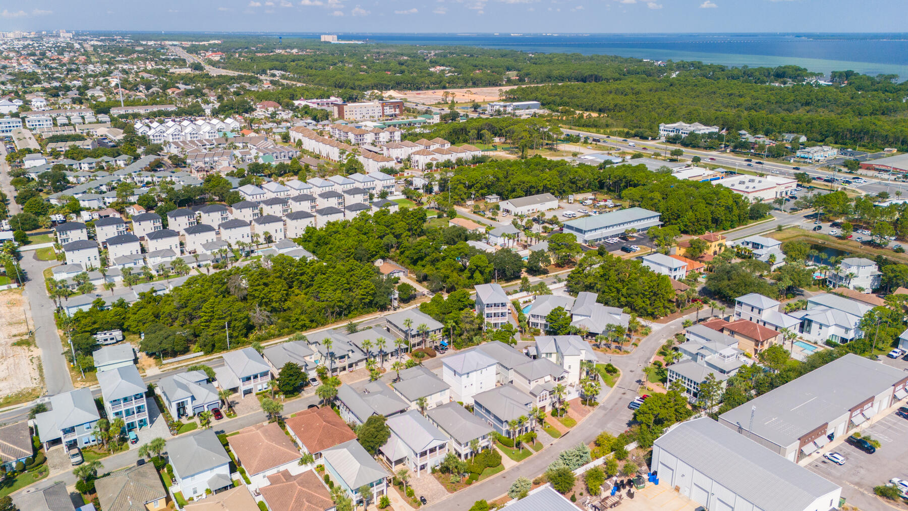 EMERALD WATERS VILLAGE - Residential