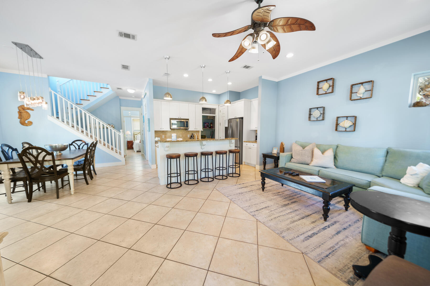EMERALD WATERS VILLAGE - Residential
