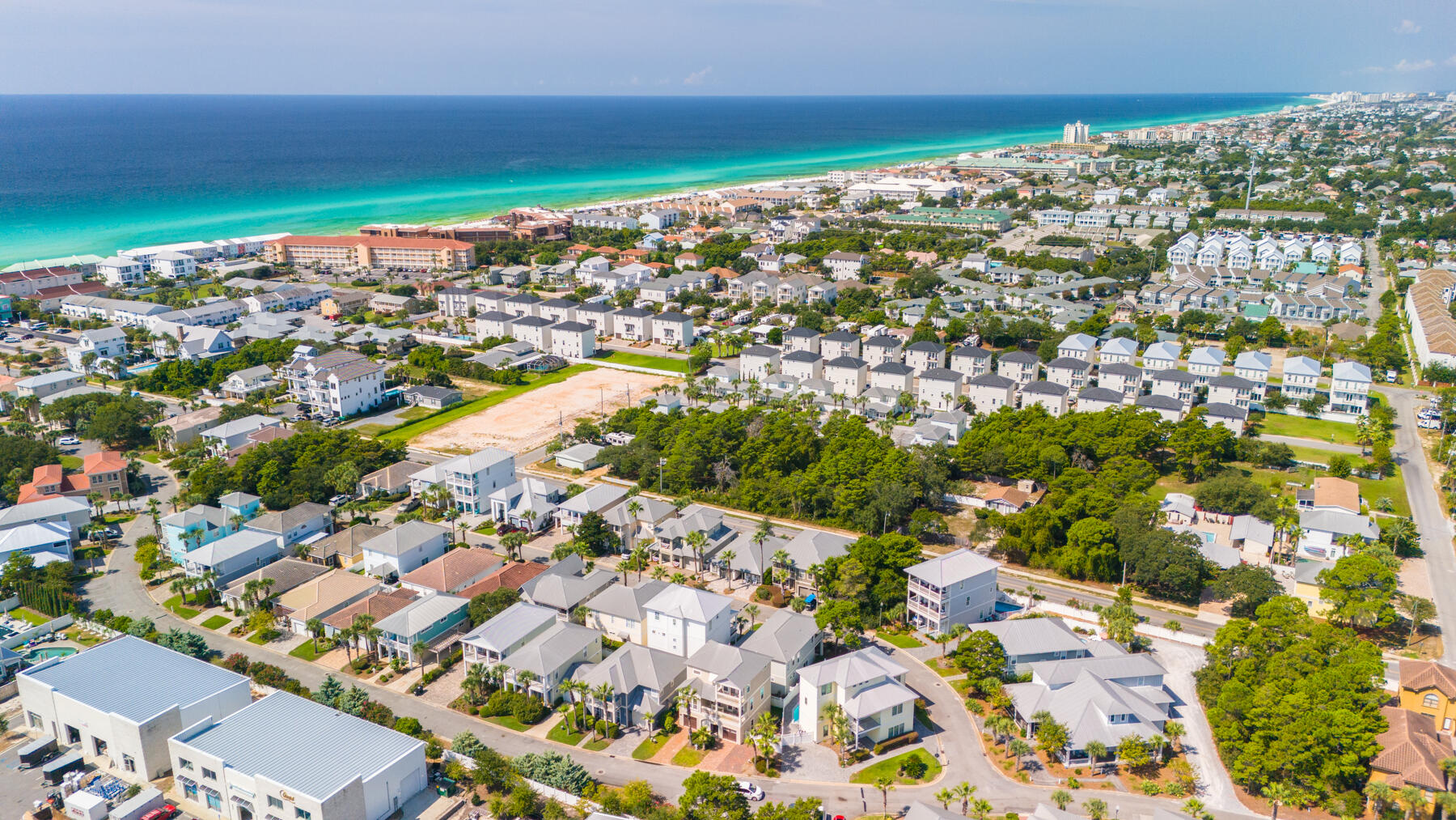 EMERALD WATERS VILLAGE - Residential