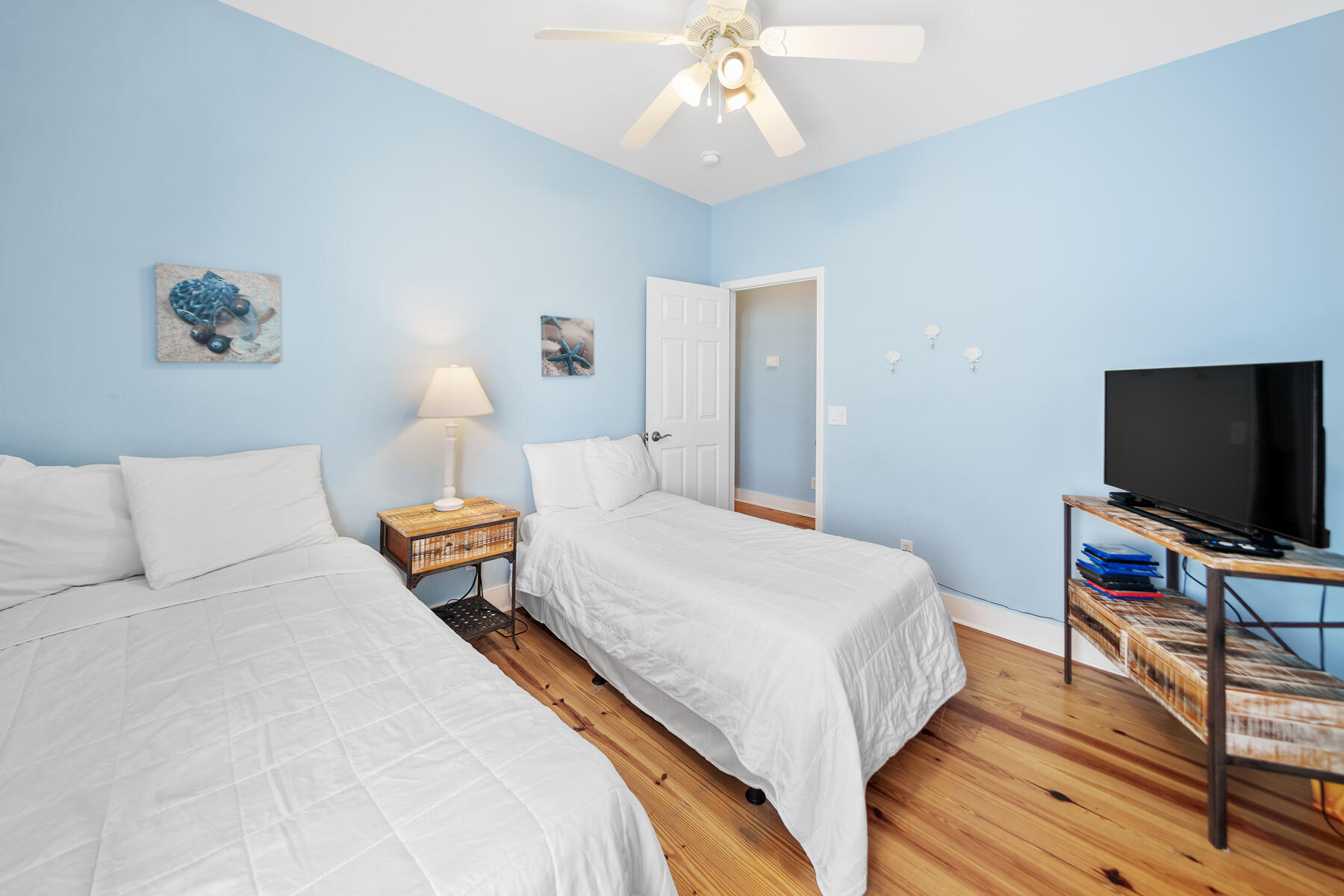 EMERALD WATERS VILLAGE - Residential