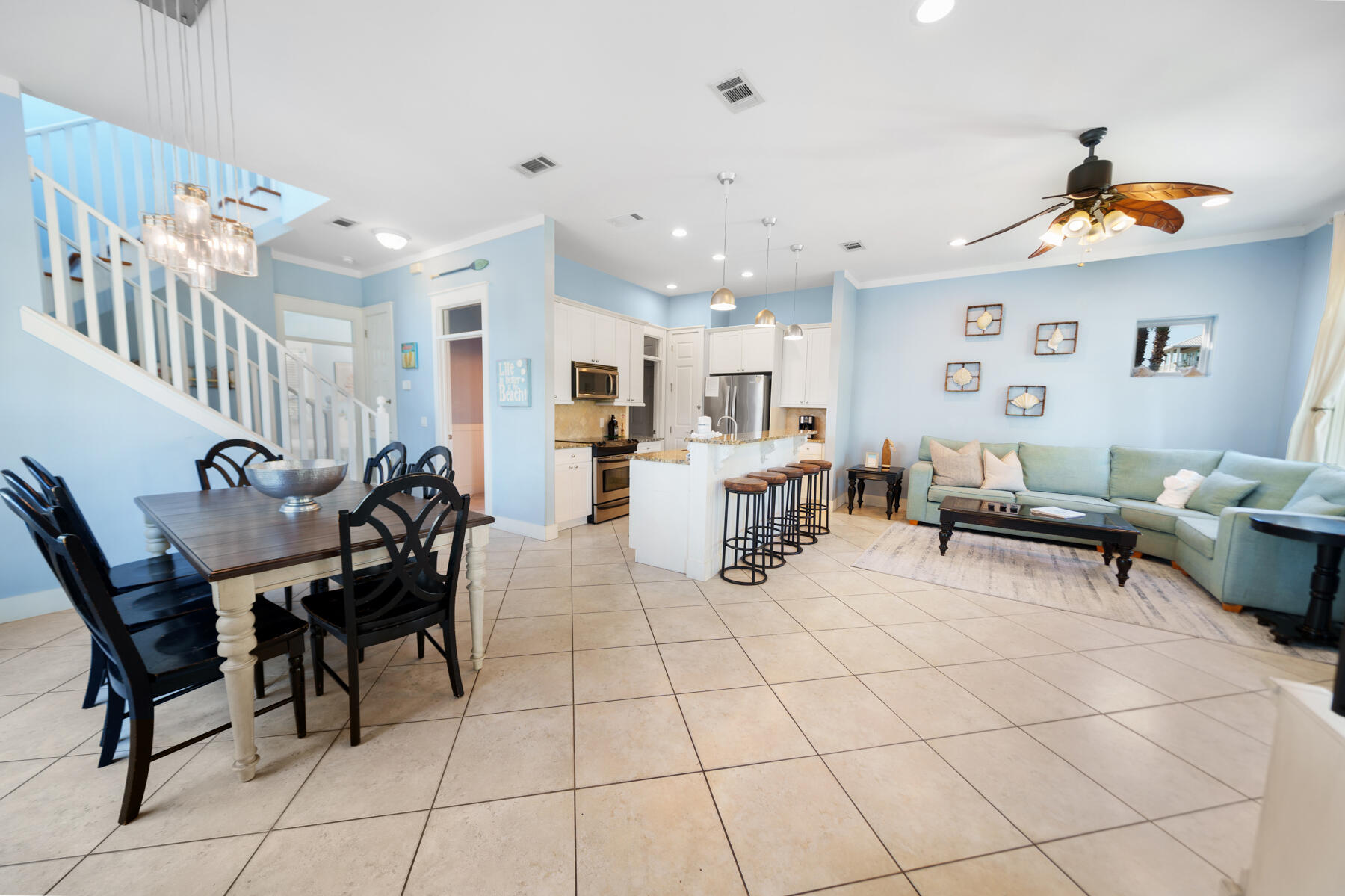 EMERALD WATERS VILLAGE - Residential