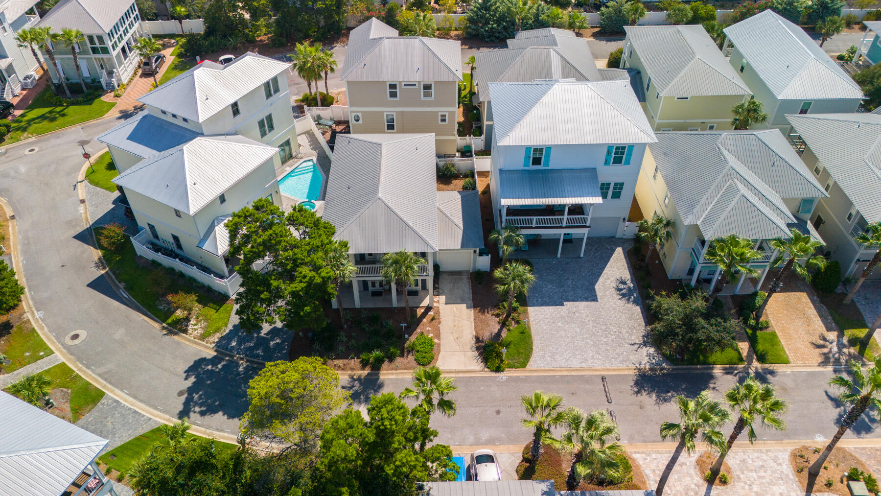 EMERALD WATERS VILLAGE - Residential
