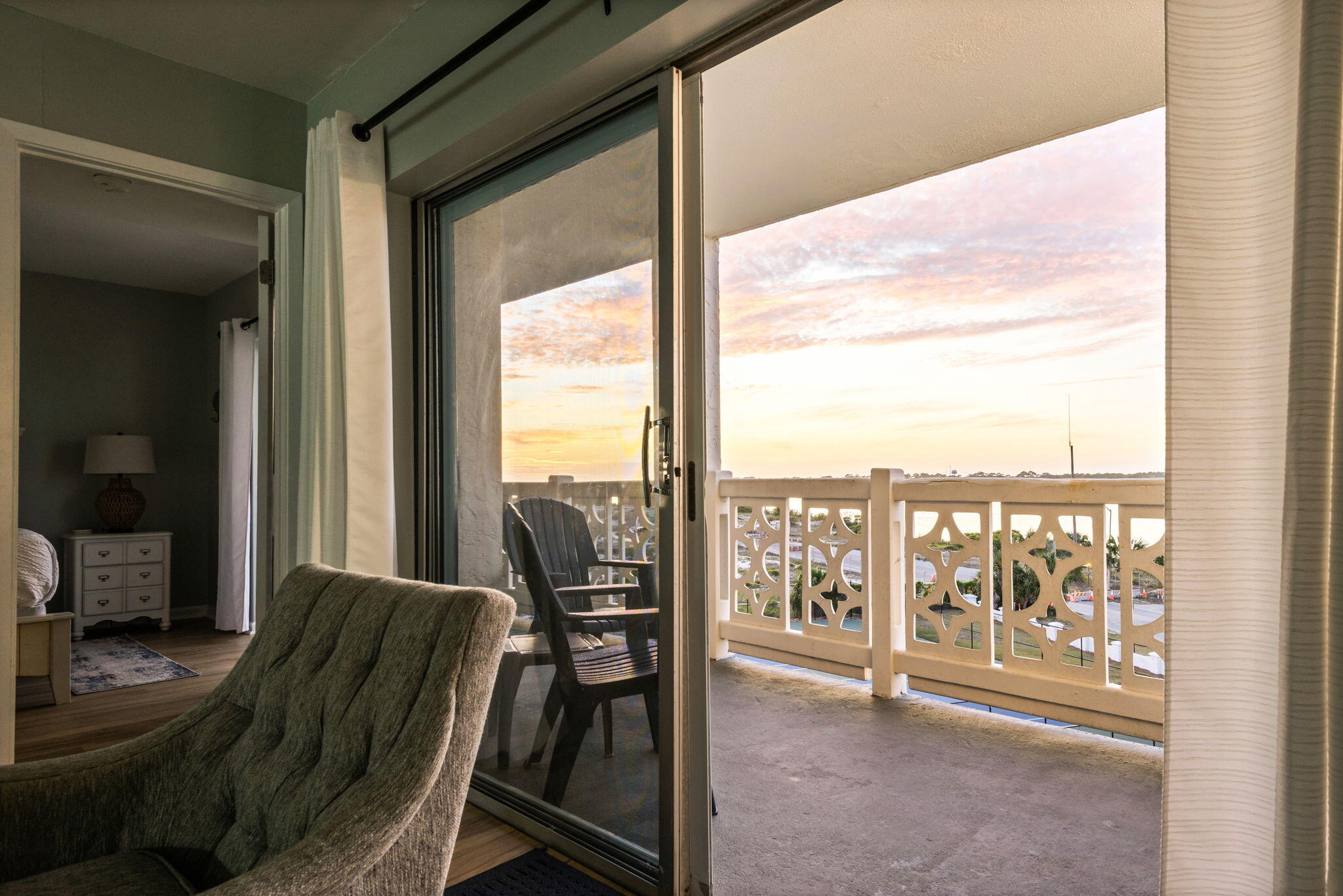 EL MATADOR CONDO - Residential