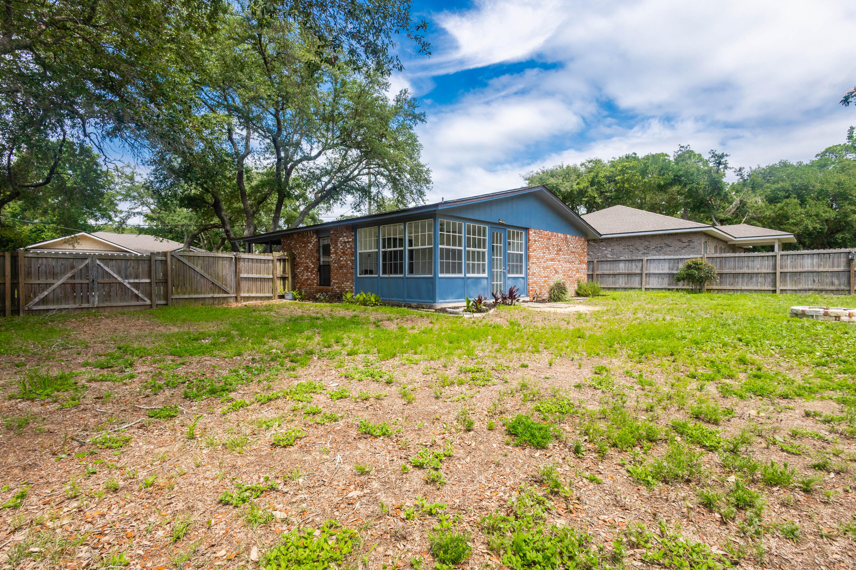 NO RECORDED SUBDIVISION - Residential