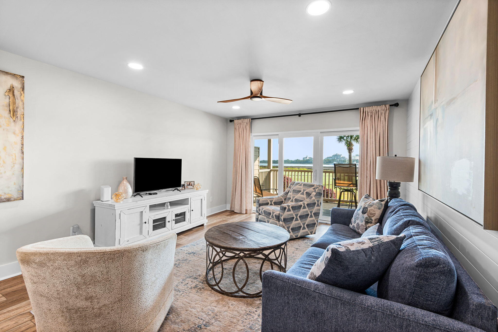 HARBOUR POINT CONDO - Residential