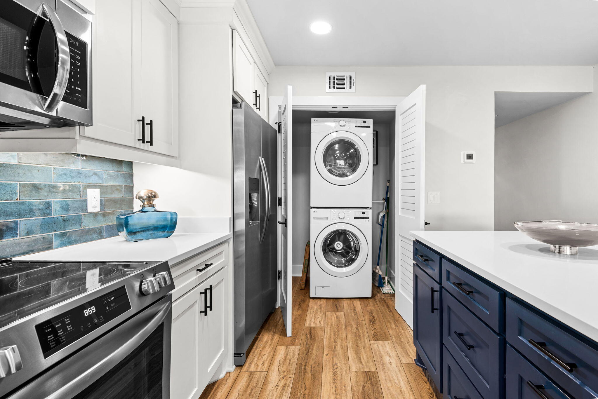 HARBOUR POINT CONDO - Residential