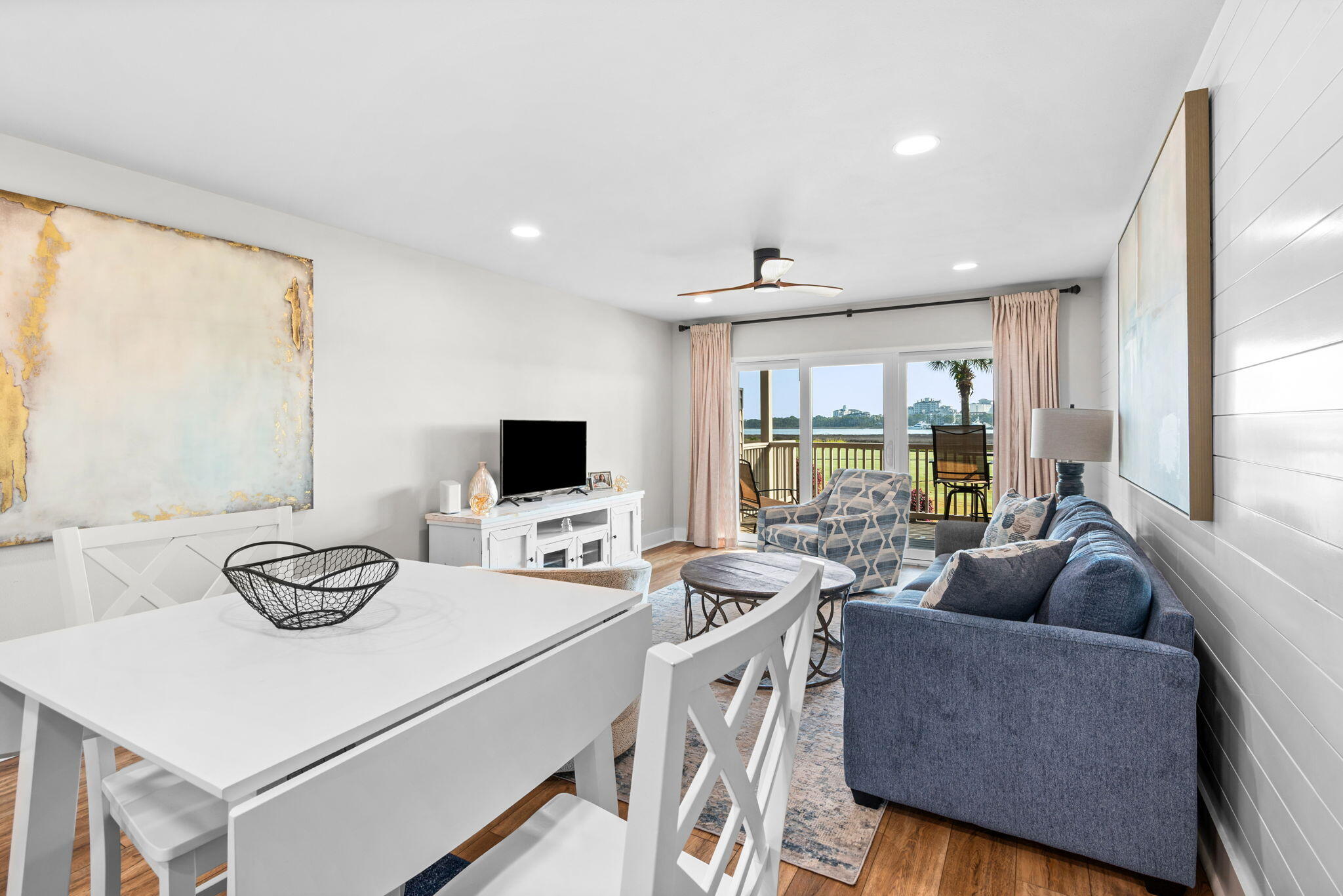 HARBOUR POINT CONDO - Residential