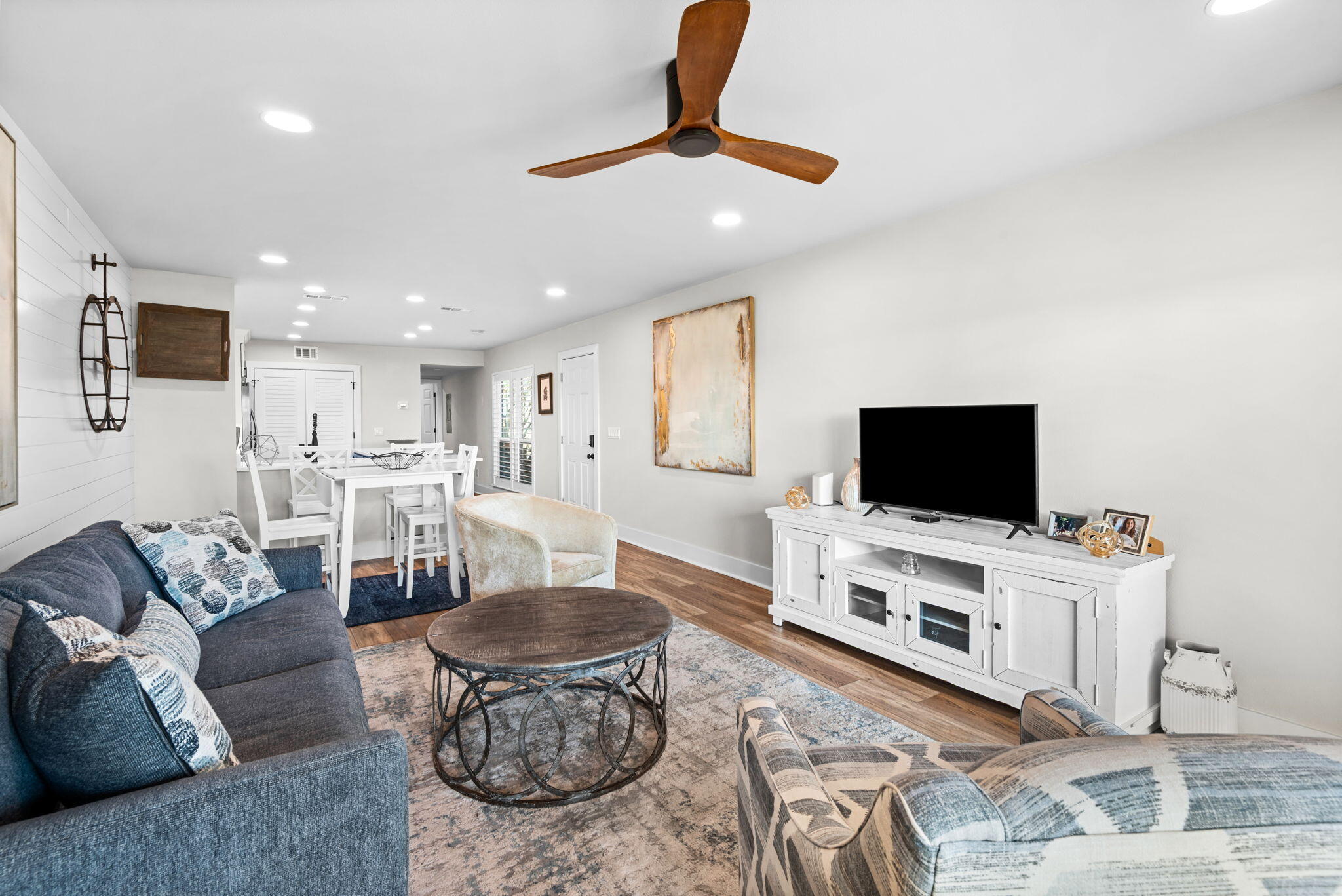 HARBOUR POINT CONDO - Residential