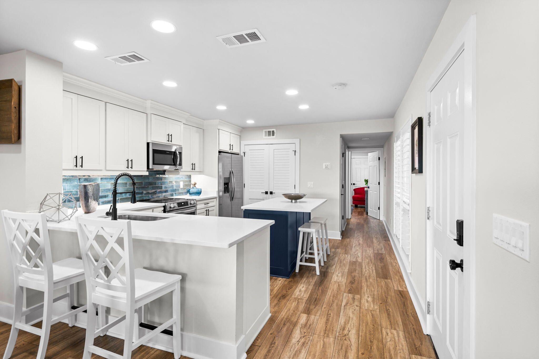 HARBOUR POINT CONDO - Residential