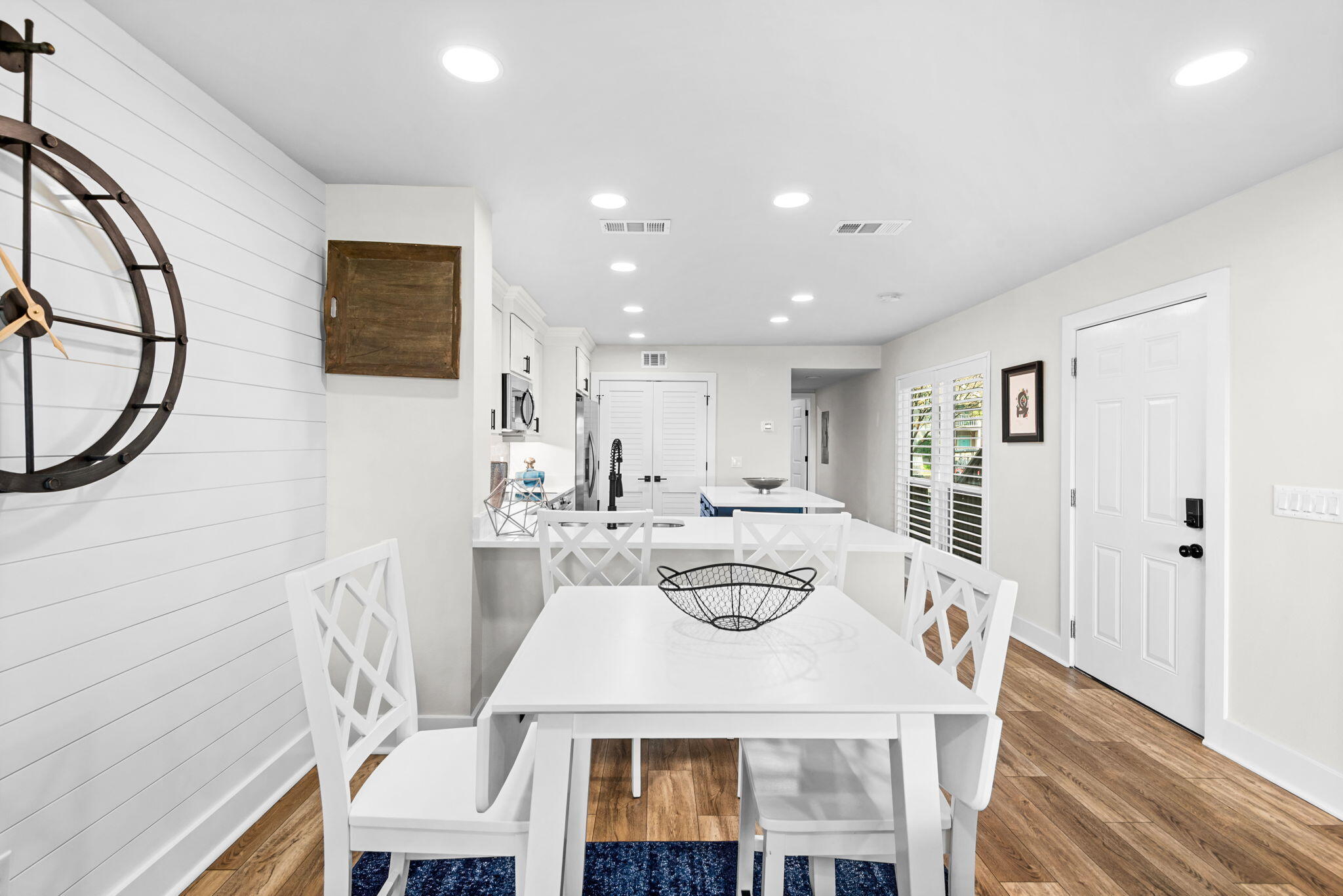 HARBOUR POINT CONDO - Residential