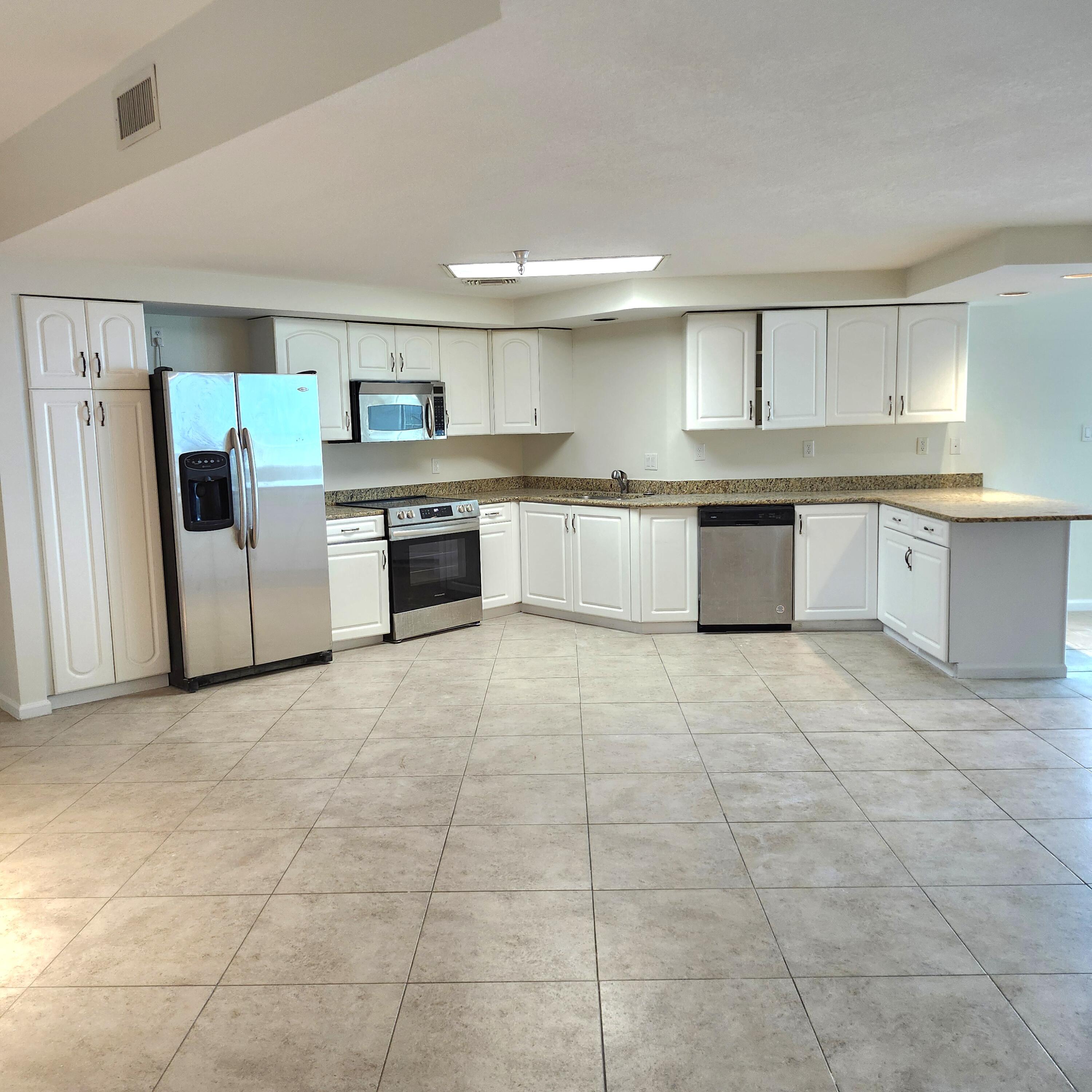 DESTIN YACHT CLUB - Residential