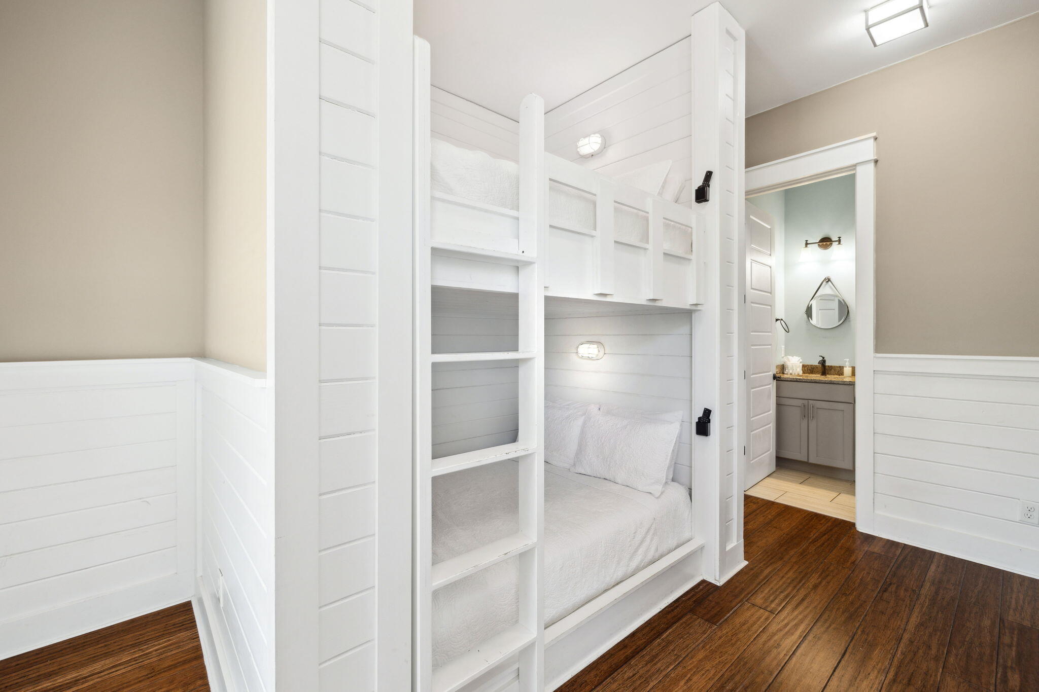 GULF SHORE MANOR - Residential