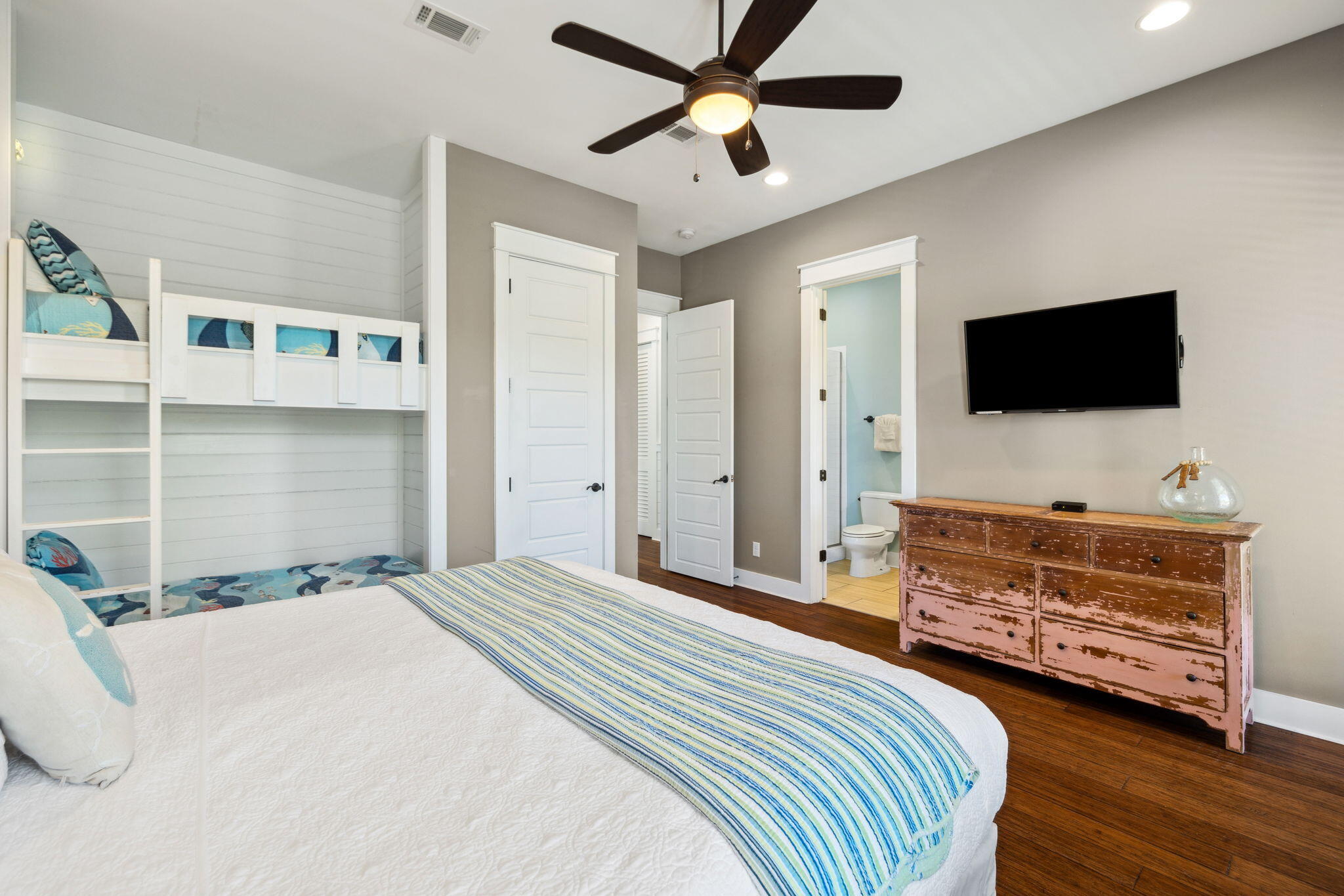 GULF SHORE MANOR - Residential