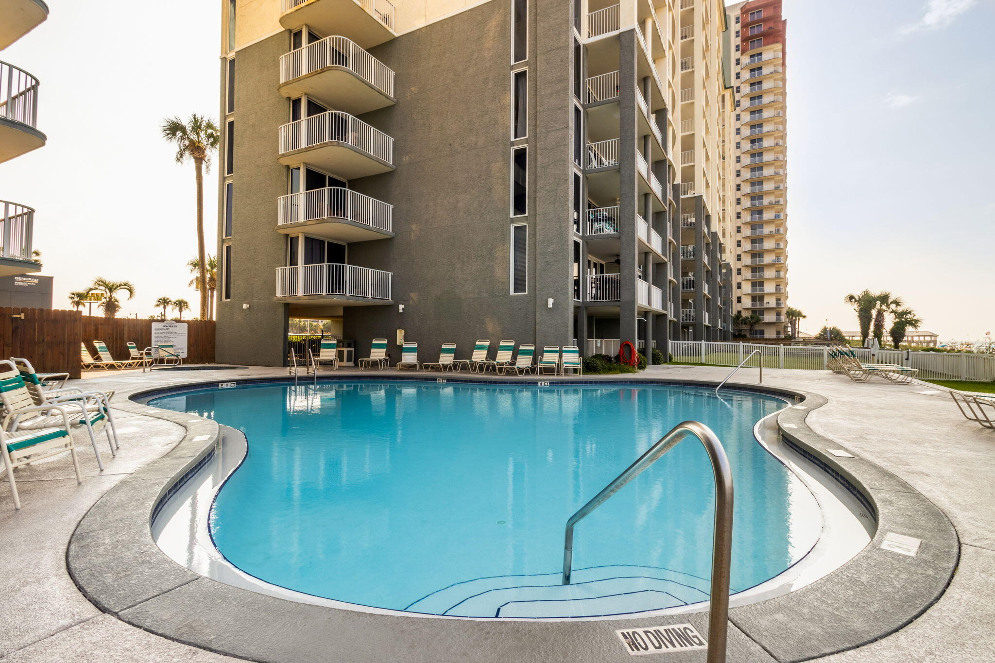 LONG BEACH - Residential