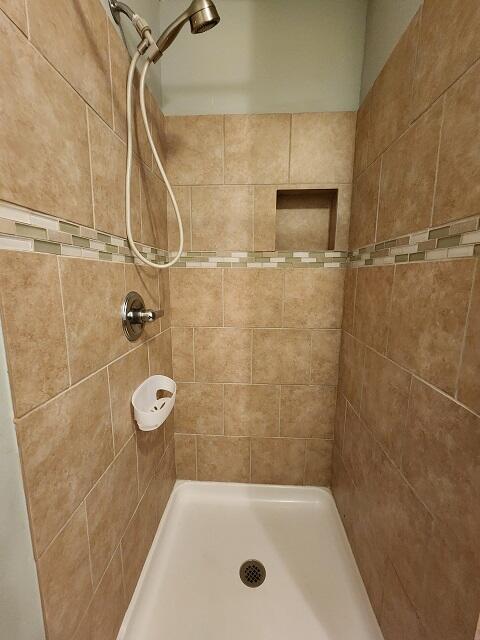CREEKSIDE 1 - Residential Lease
