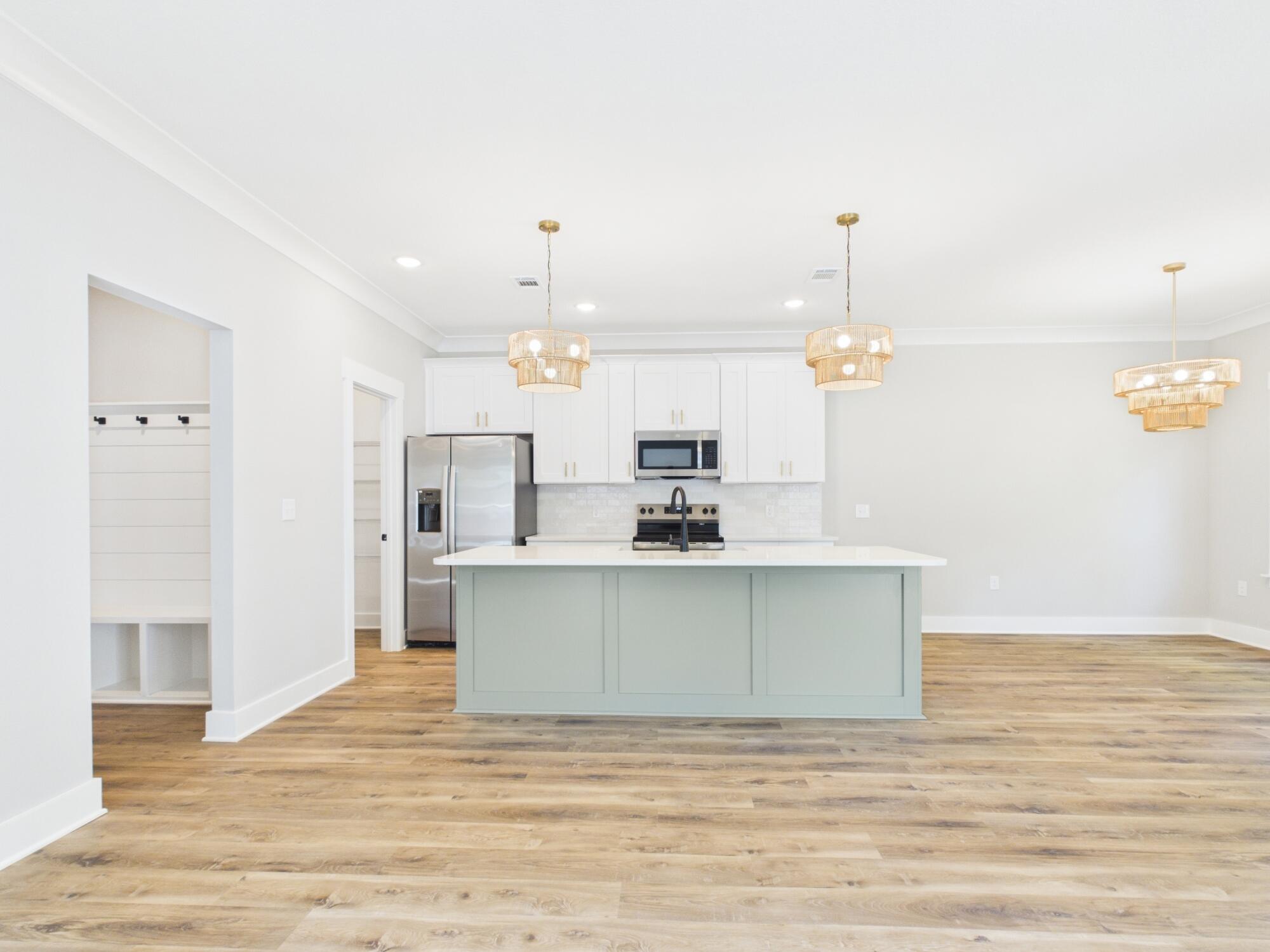 PINECREST - Residential