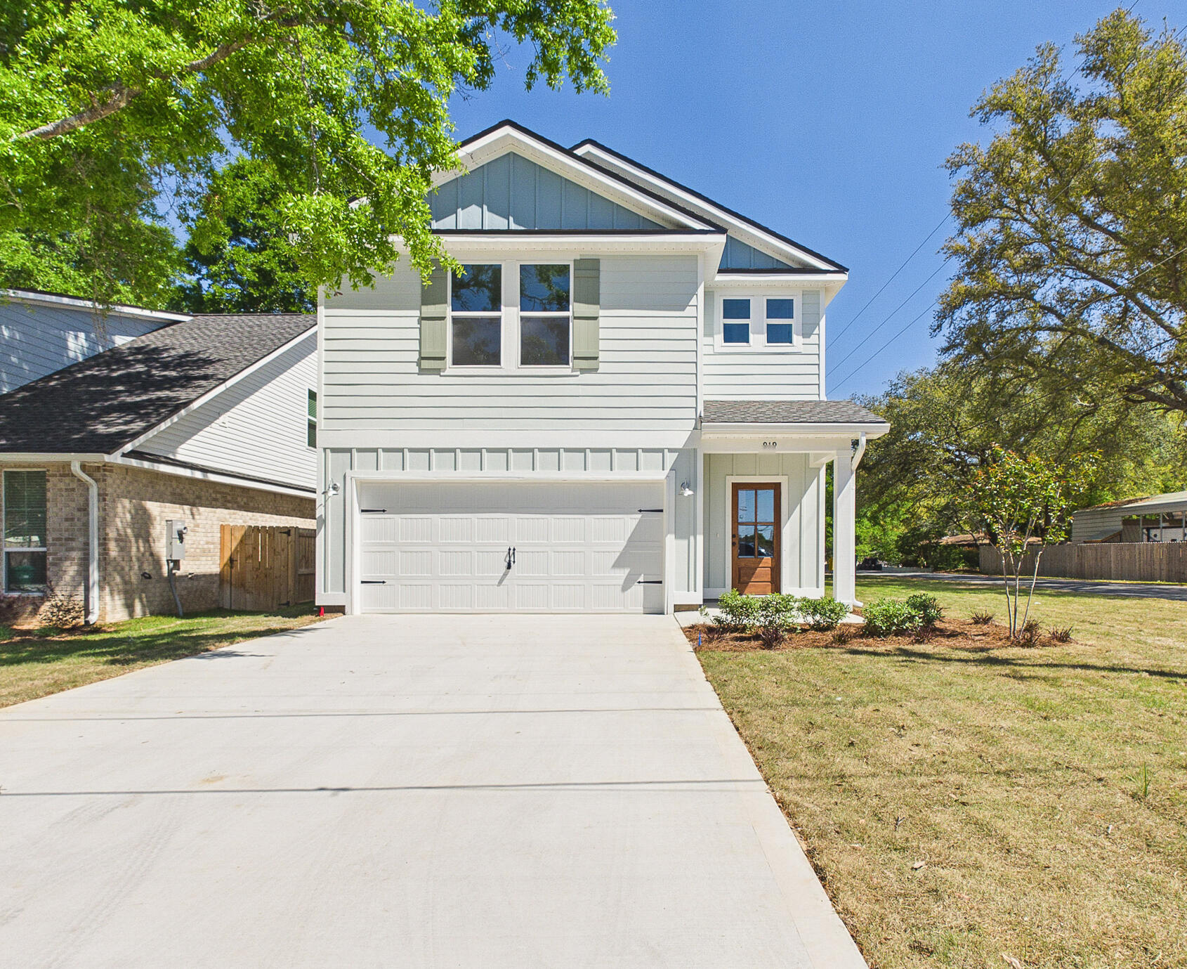 PINECREST - Residential