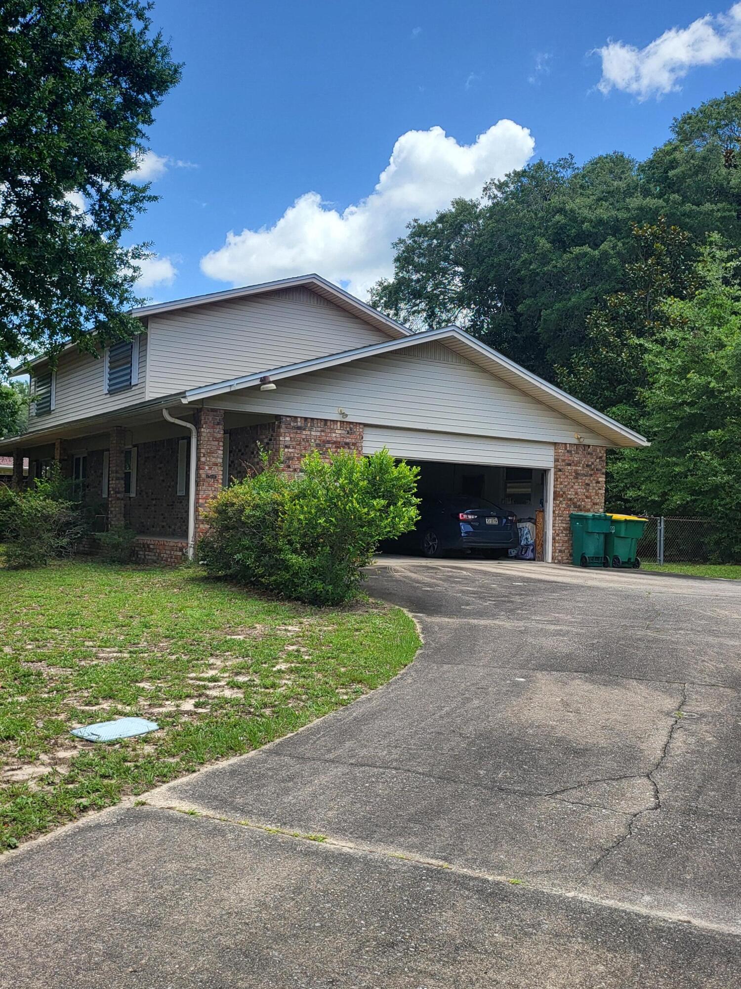 PINE SHORES - Residential