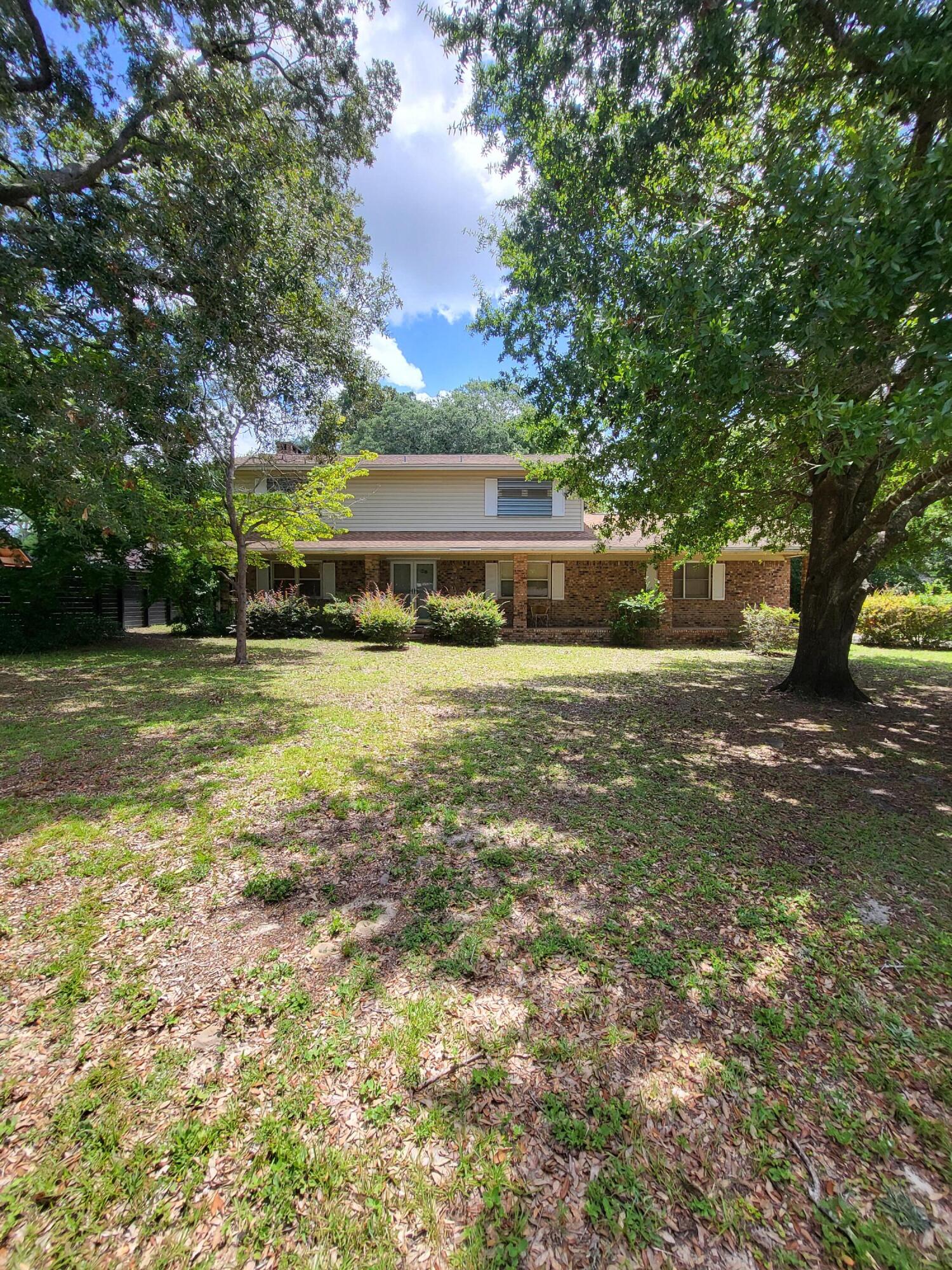 PINE SHORES - Residential