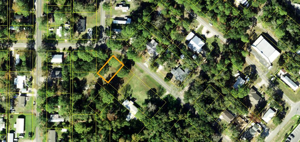 NO RECORDED SUBDIVISION - Land