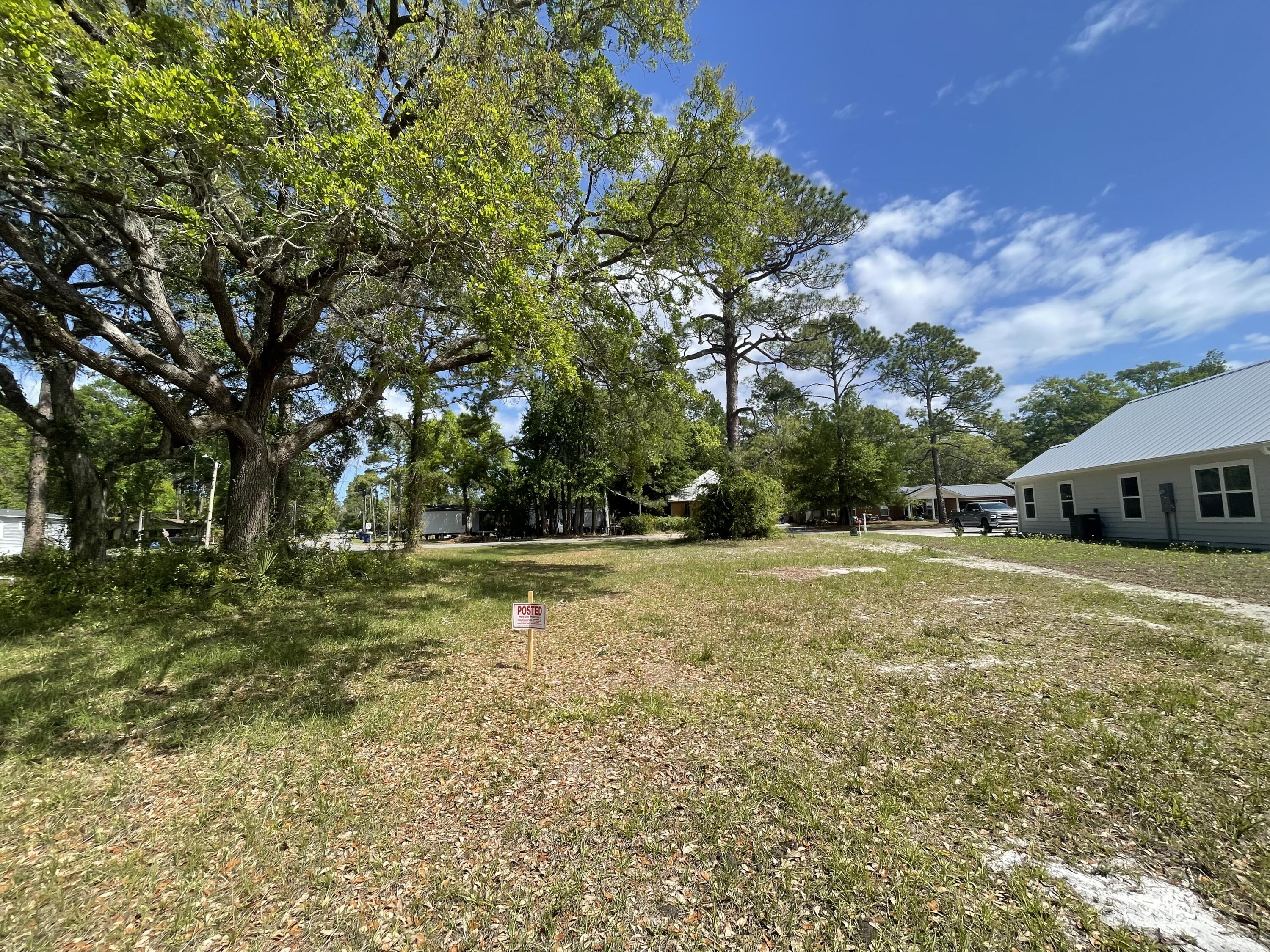 NO RECORDED SUBDIVISION - Land