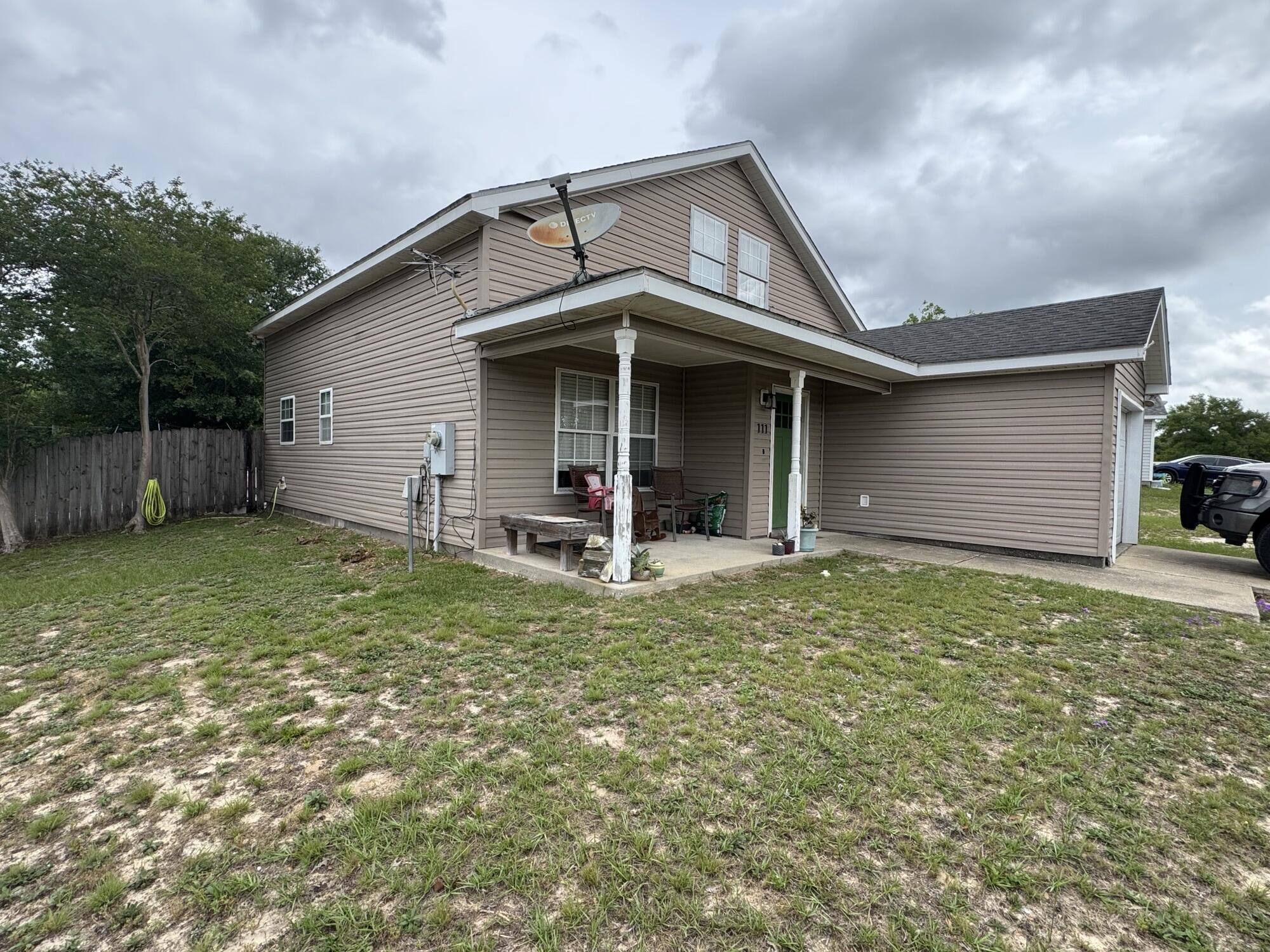 4 BR, 2 bath home in Timber Wind Estates. 
Conveniently located within the city limits and approx. 1 mile from elementary and high schools. Also, less than 1/4 mile to Lake Stanley Park for swimming, fishing and boating. The back yard is fenced with a gate at back for entrance off Shoemaker Dr. The master bedroom is downstairs with 3 additional bedrooms and bathroom upstairs. Call for your showing today!