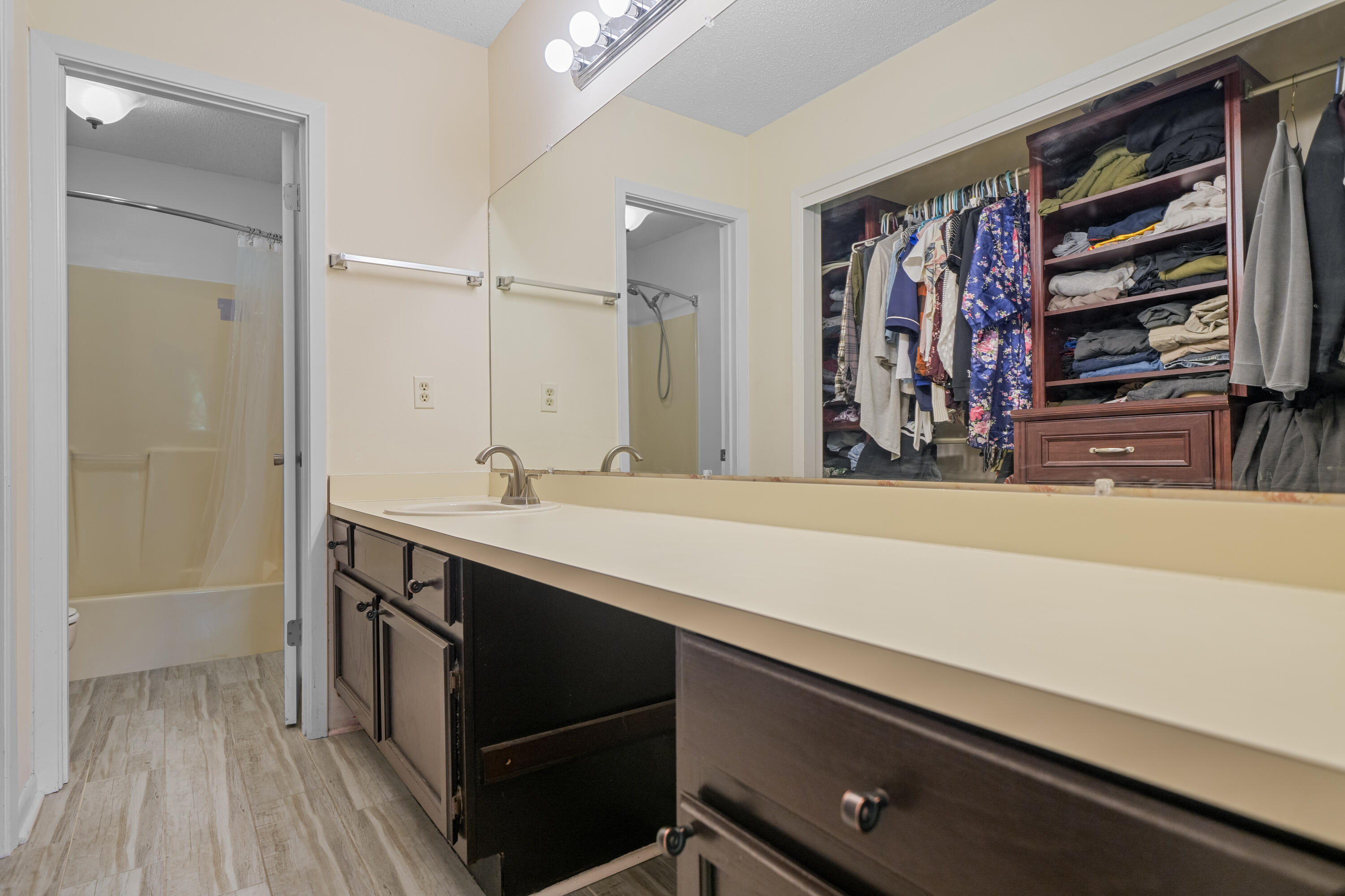 HIDDEN TRAILS PH 1 - Residential
