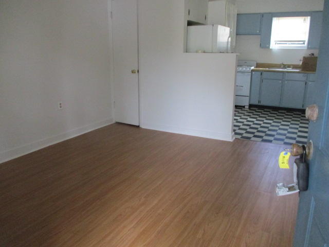 EDGEWATER - Residential Lease