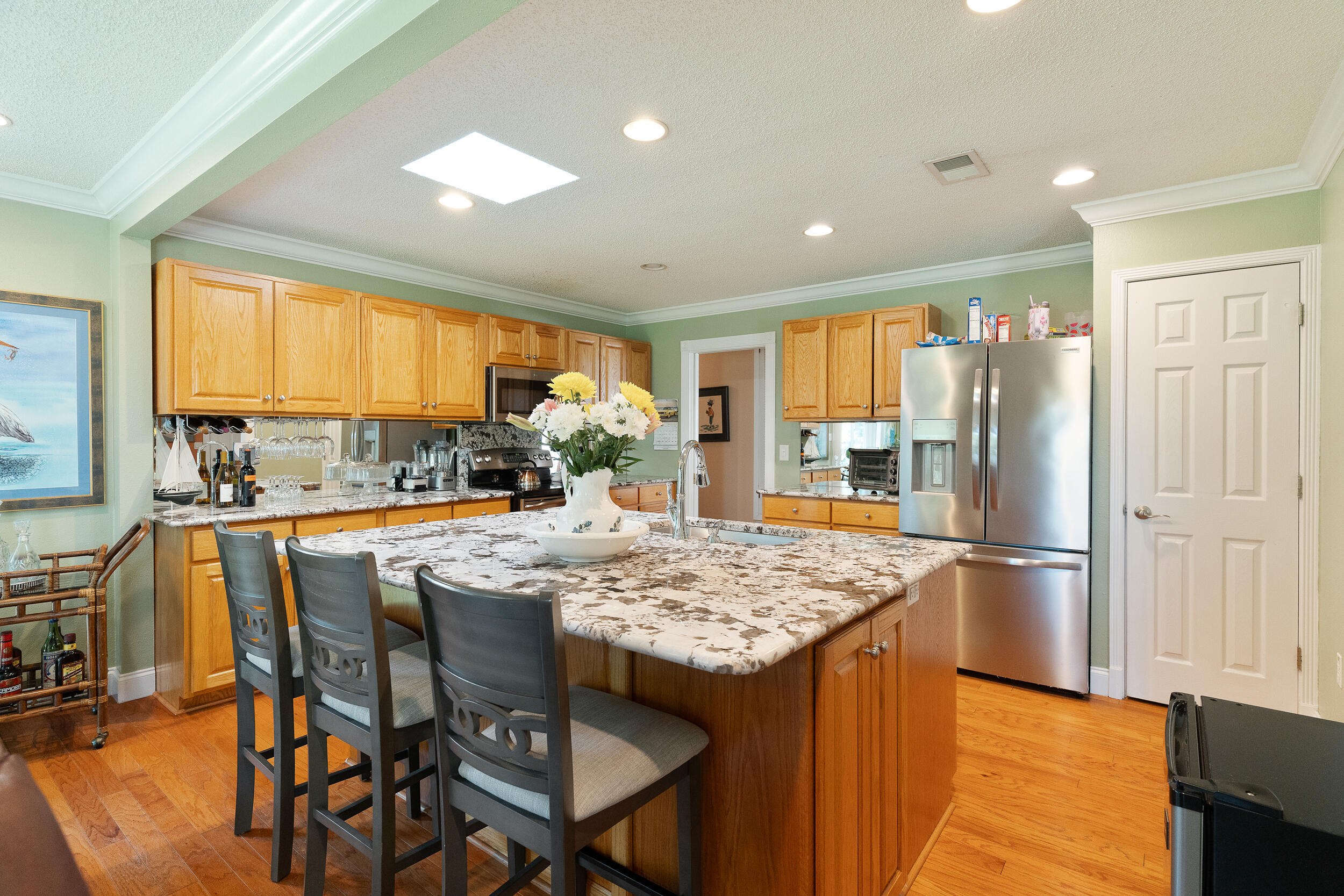 COUNTRY CLUB EST 1ST - Residential Lease