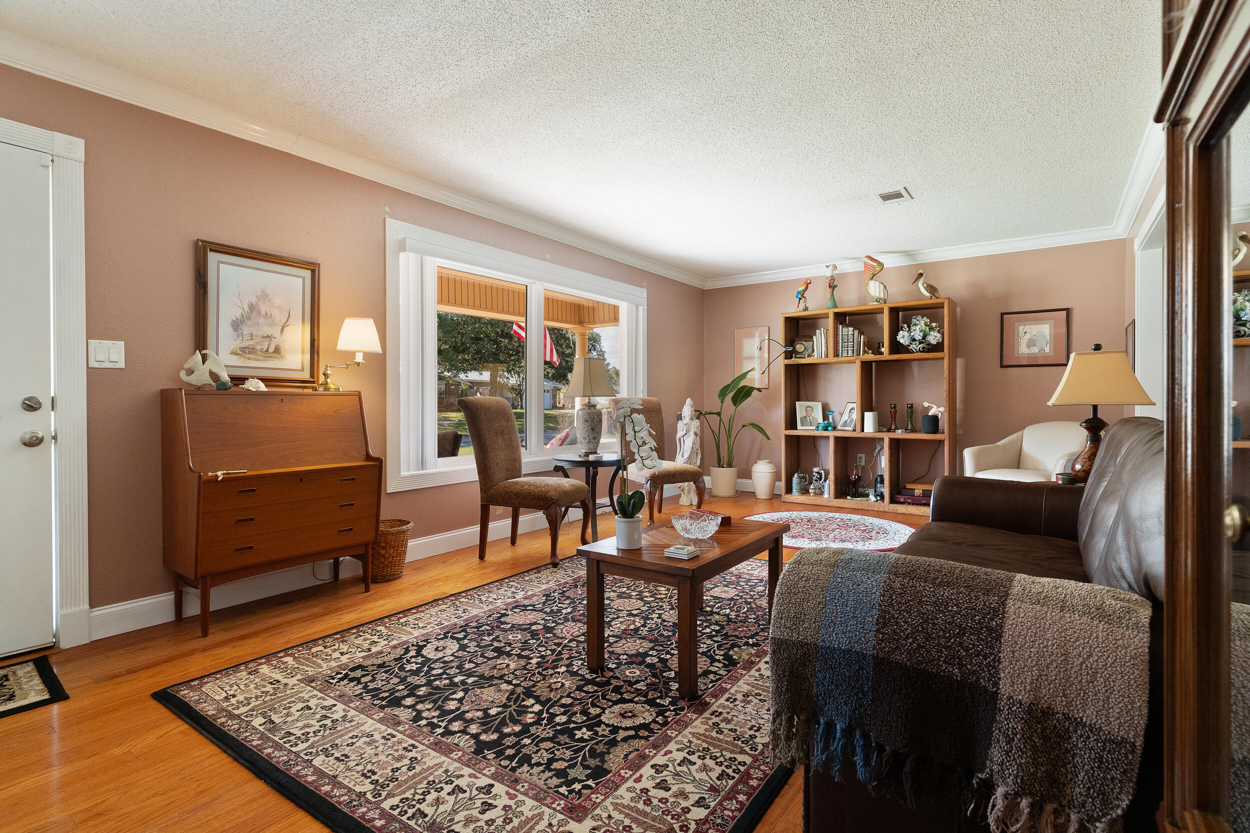 COUNTRY CLUB EST 1ST - Residential Lease