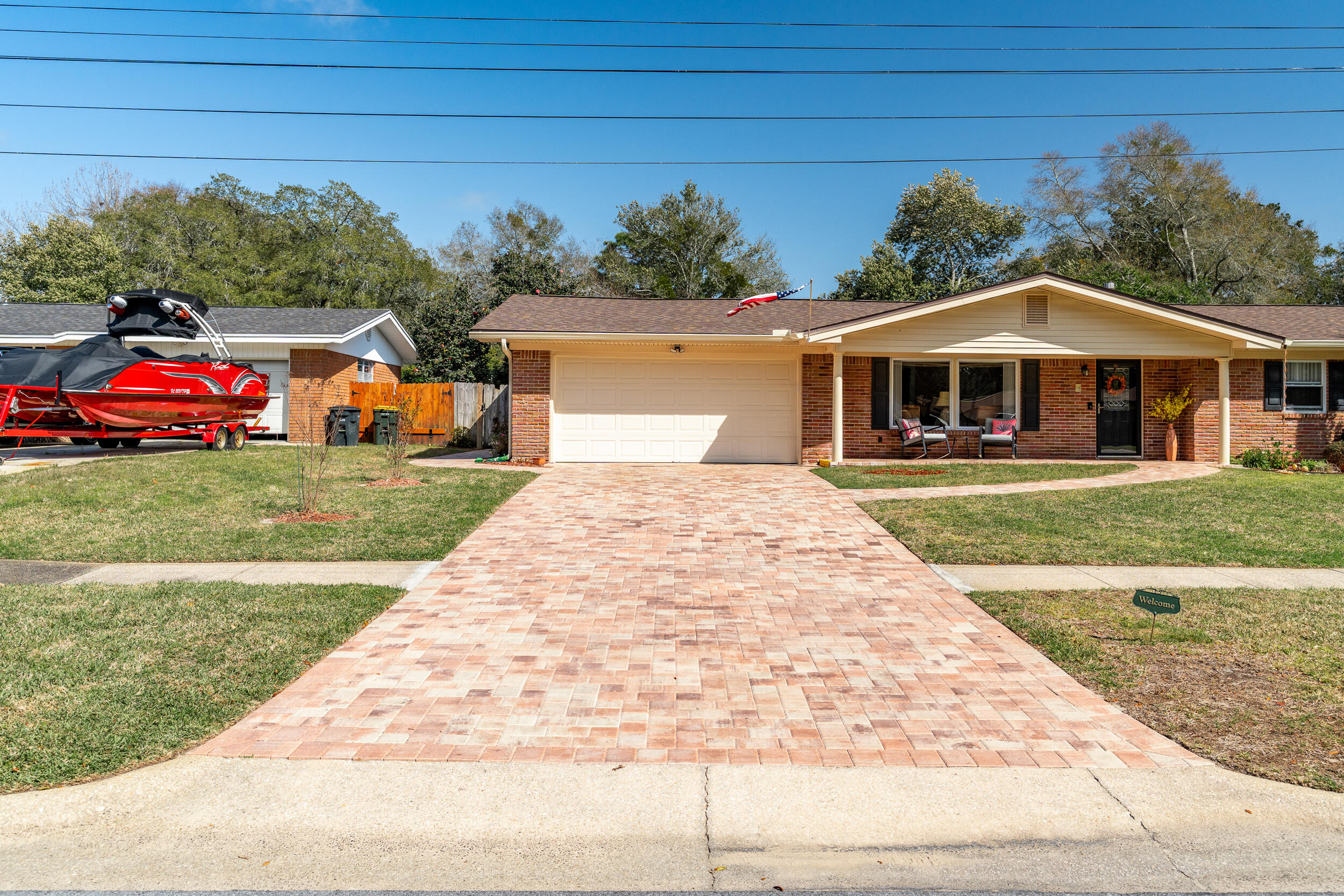COUNTRY CLUB EST 1ST - Residential Lease