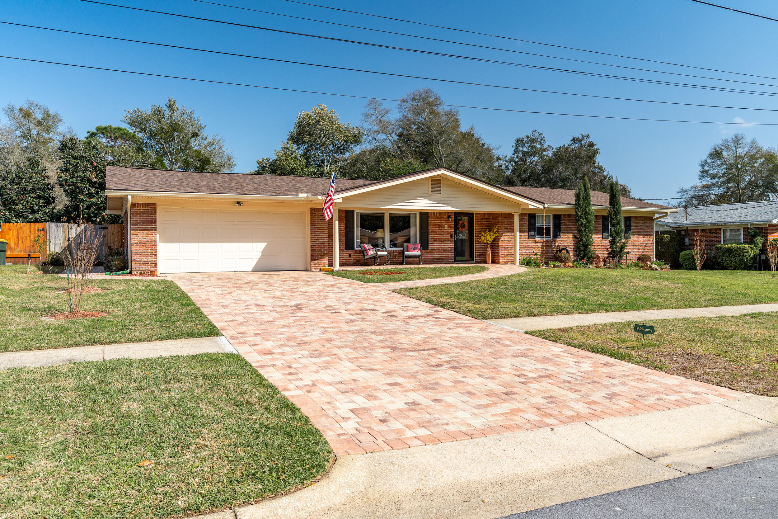 COUNTRY CLUB EST 1ST - Residential Lease