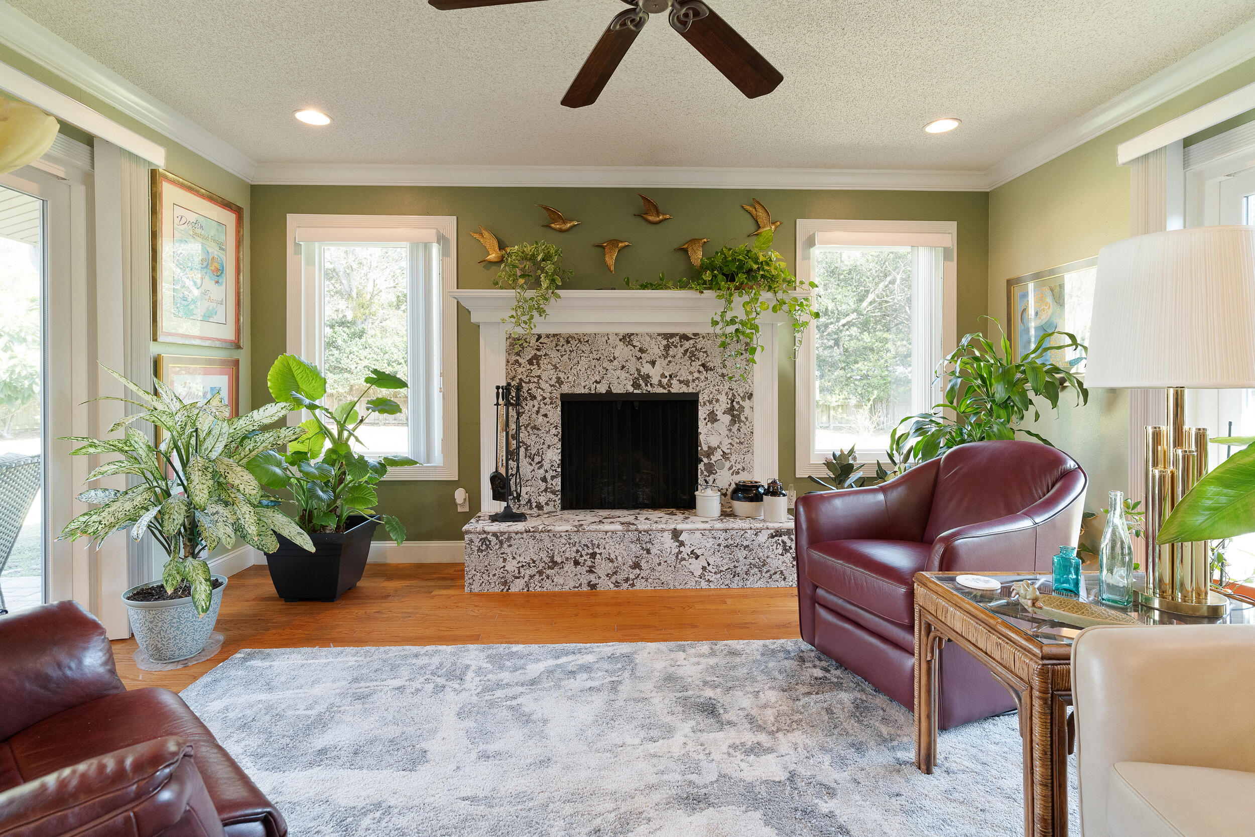 COUNTRY CLUB EST 1ST - Residential Lease