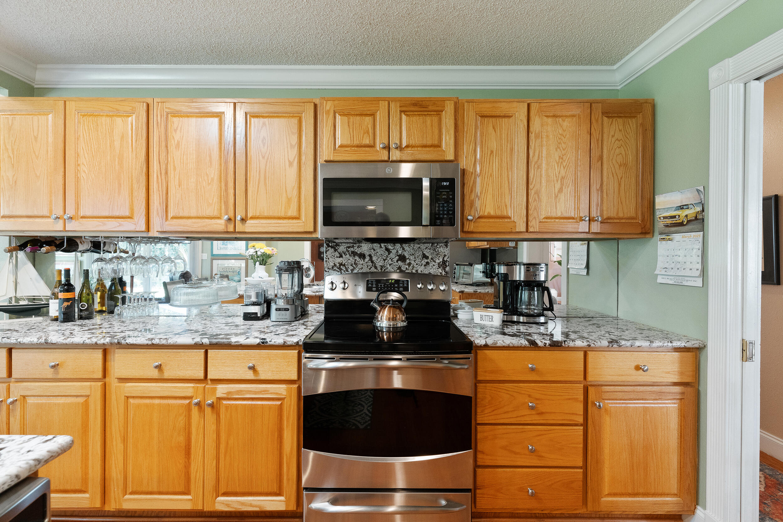 COUNTRY CLUB EST 1ST - Residential Lease