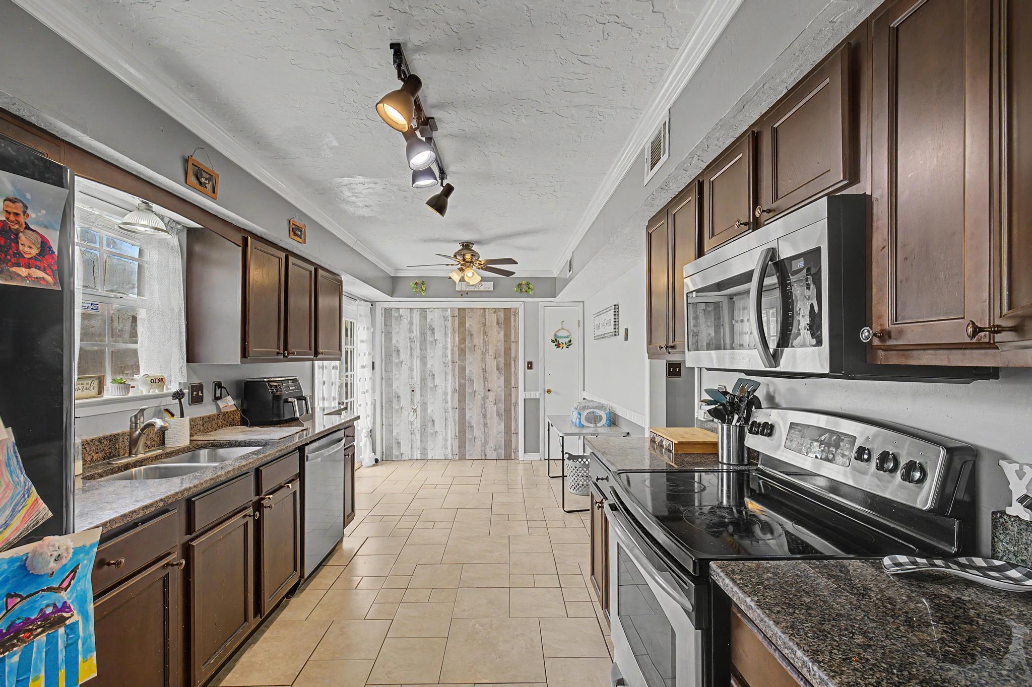 WOODLAND PARK ESTATES - Residential
