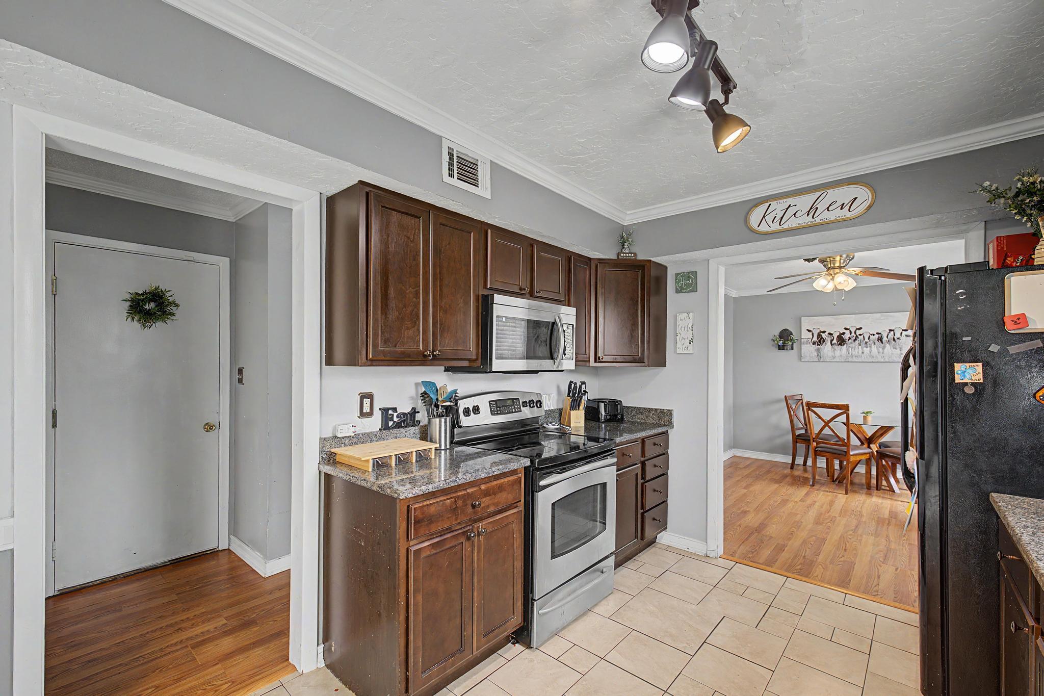 WOODLAND PARK ESTATES - Residential