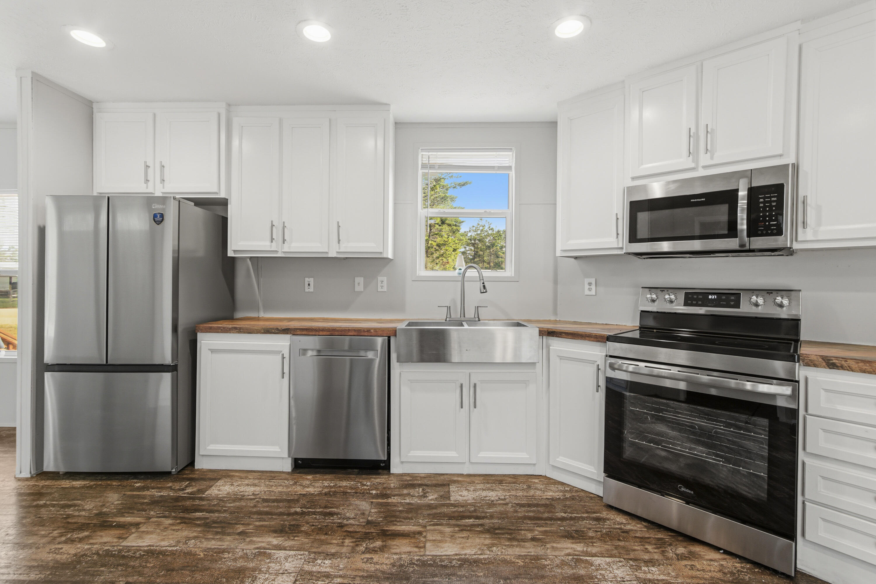 Move-in ready 3-bedroom, 2-bath home in DeFuniak Springs! Built in 2021, this 1,140 sq. ft. home sits on a 0.46-acre lot and features an open-concept layout, new appliances, and fresh interior paint. The spacious yard offers plenty of room for a garden, RV, boat, outdoor entertaining, or future additions. Located just minutes from downtown DeFuniak Springs, shopping, schools, and easy access to I-10, this home is ideal for first-time buyers, retirees, or investors looking for a newer home in Walton County. Lender credits and zero down payment options available. Possible seller financing available for qualified buyers. Schedule your showing today!