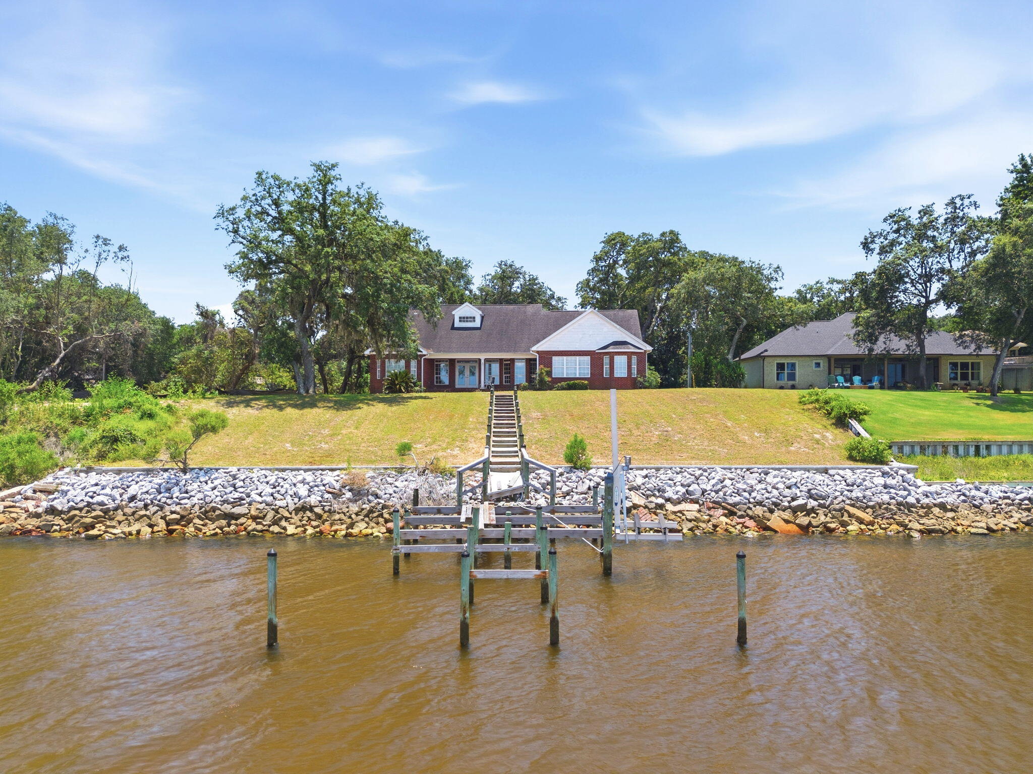 HICKORY SHORES - Residential