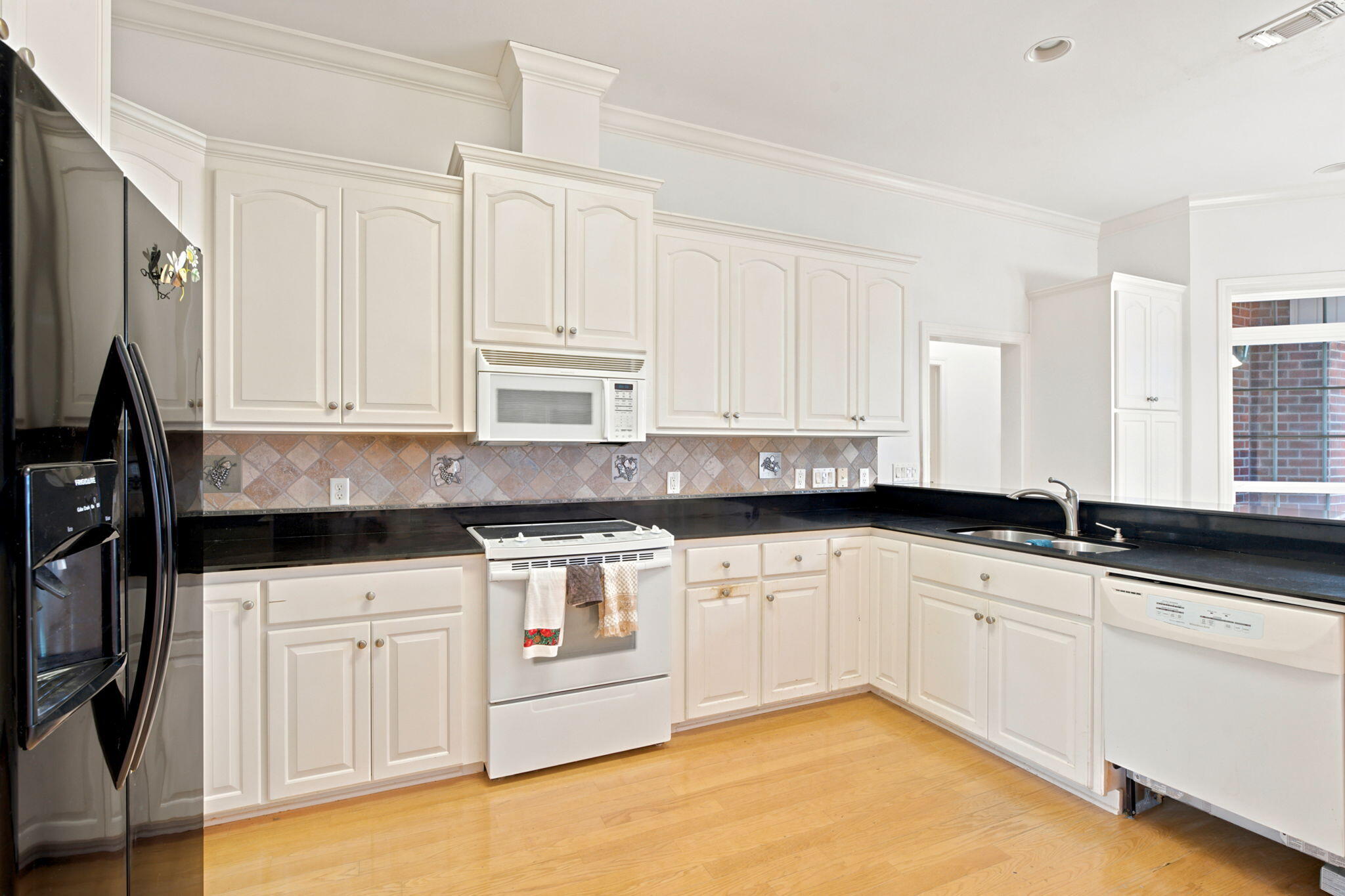 HICKORY SHORES - Residential