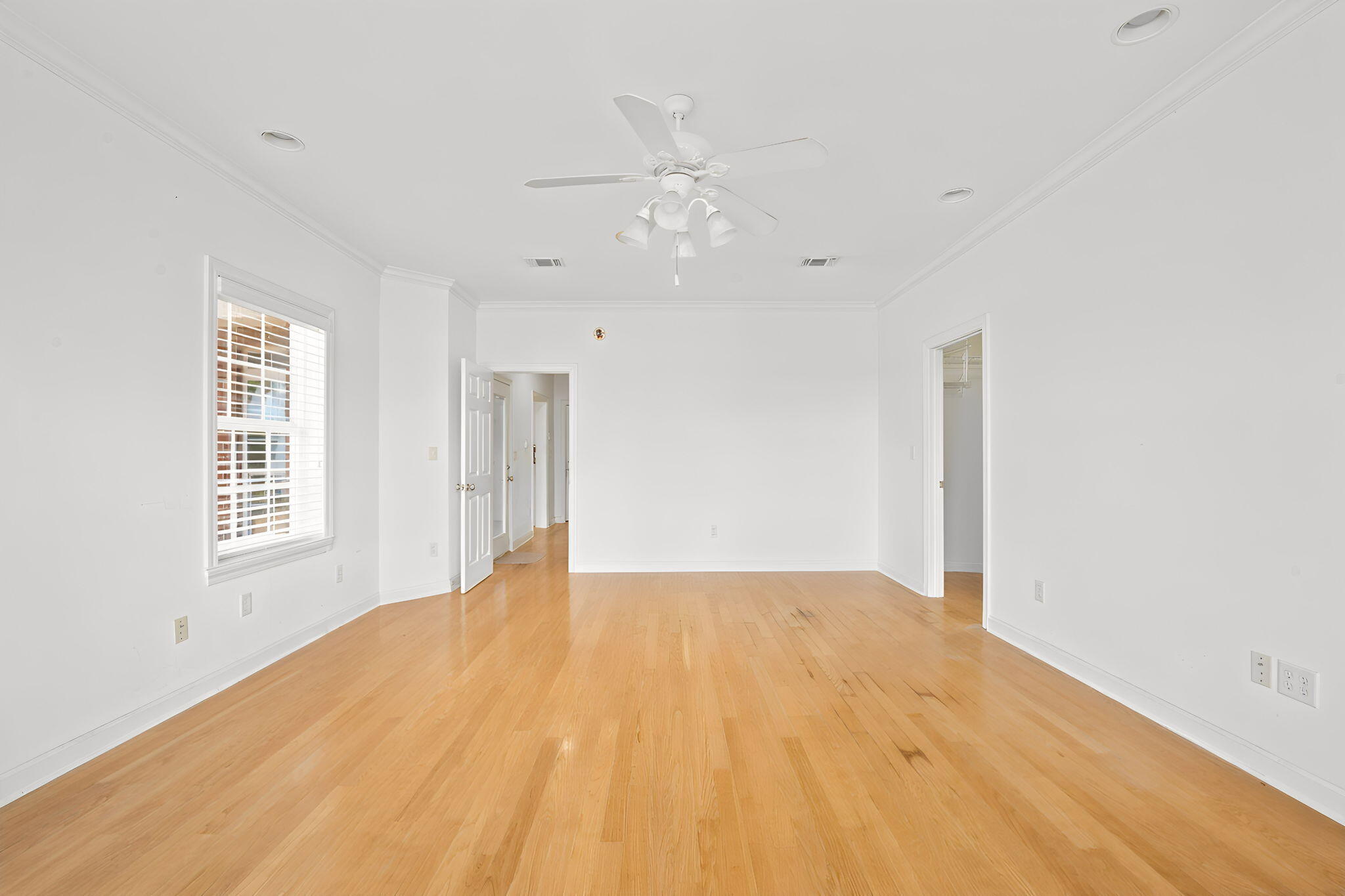 HICKORY SHORES - Residential