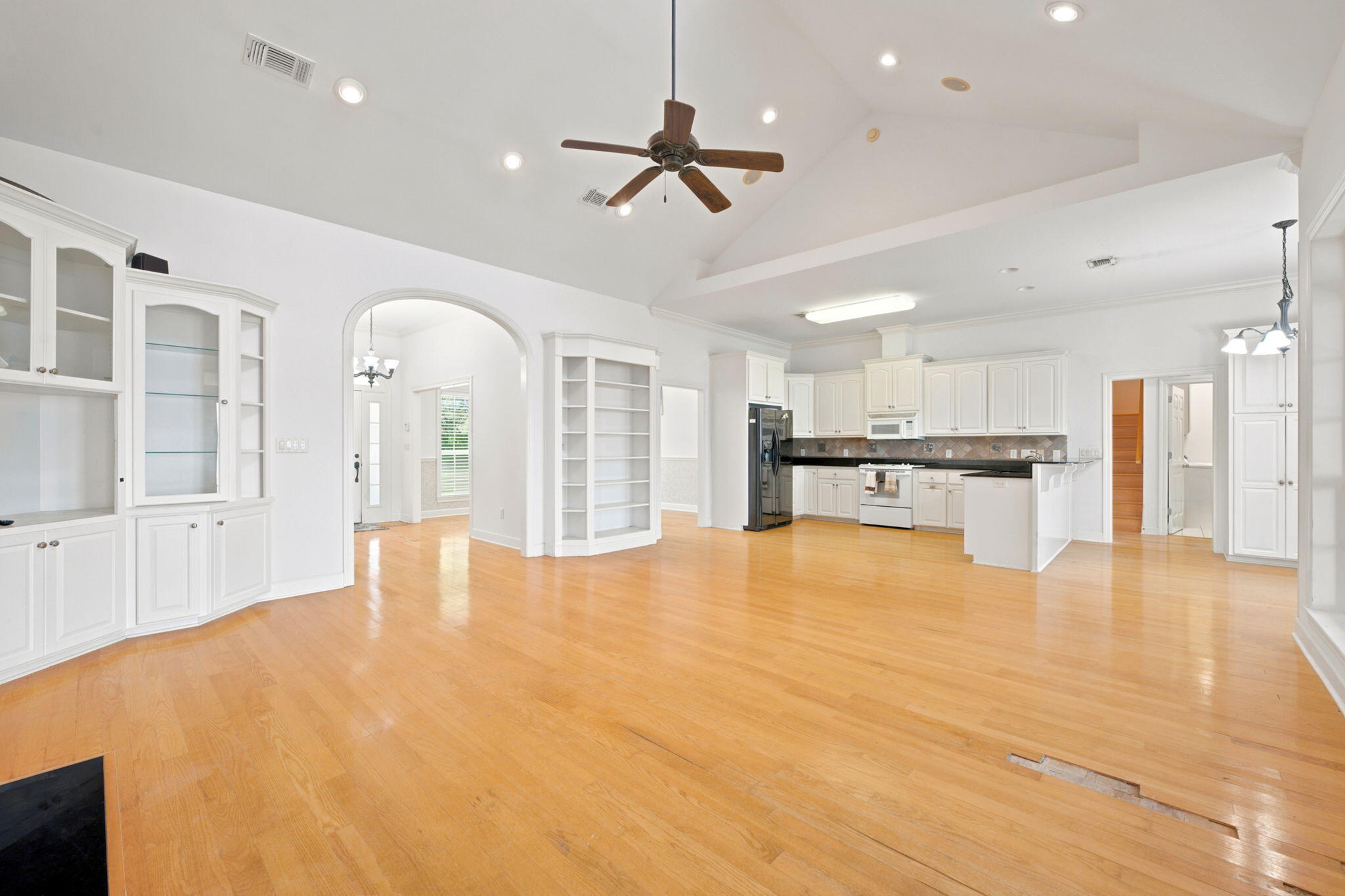 HICKORY SHORES - Residential