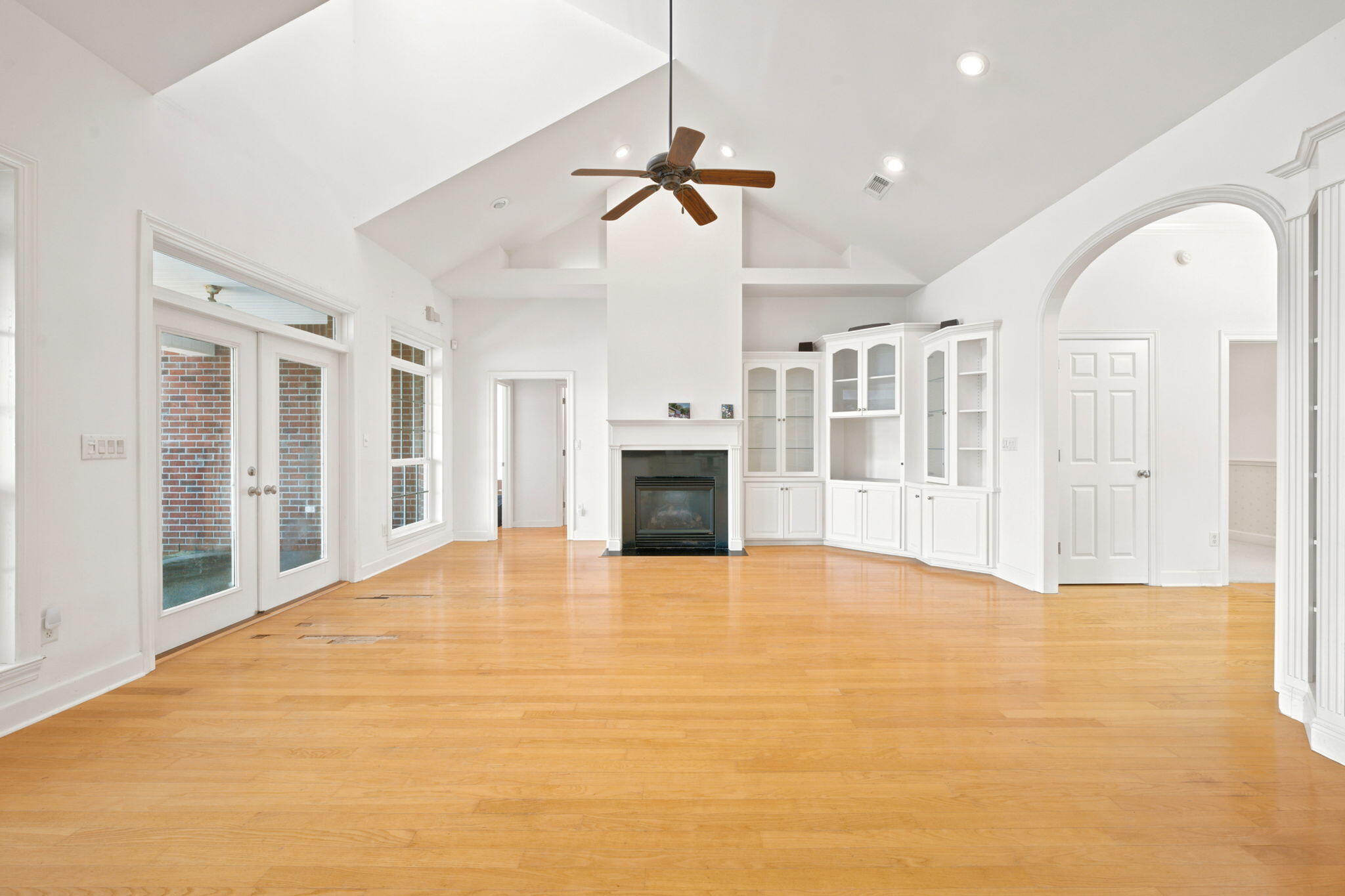 HICKORY SHORES - Residential