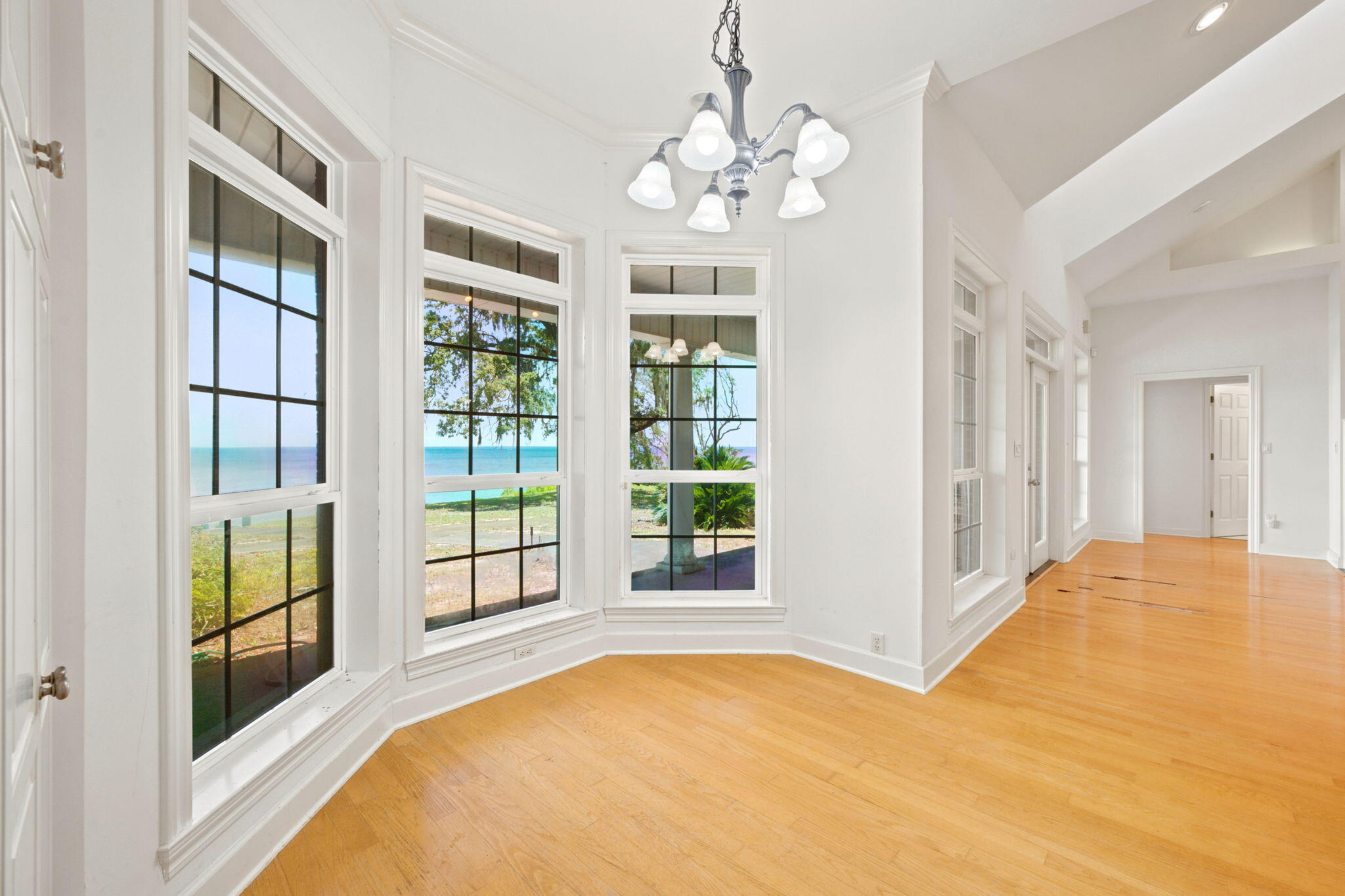 HICKORY SHORES - Residential