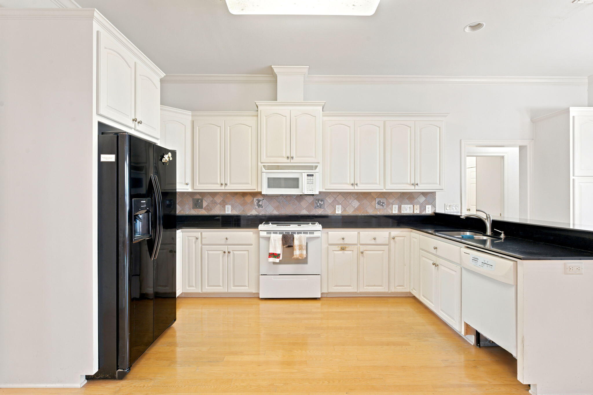 HICKORY SHORES - Residential