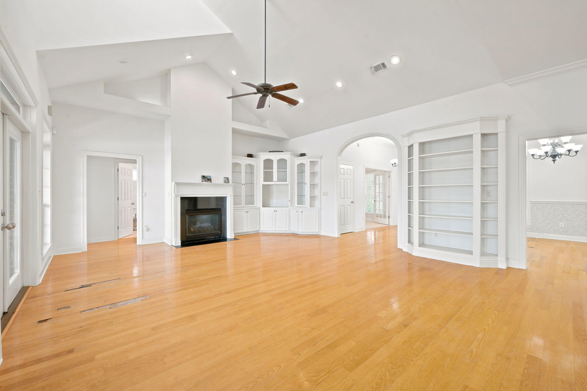 HICKORY SHORES - Residential