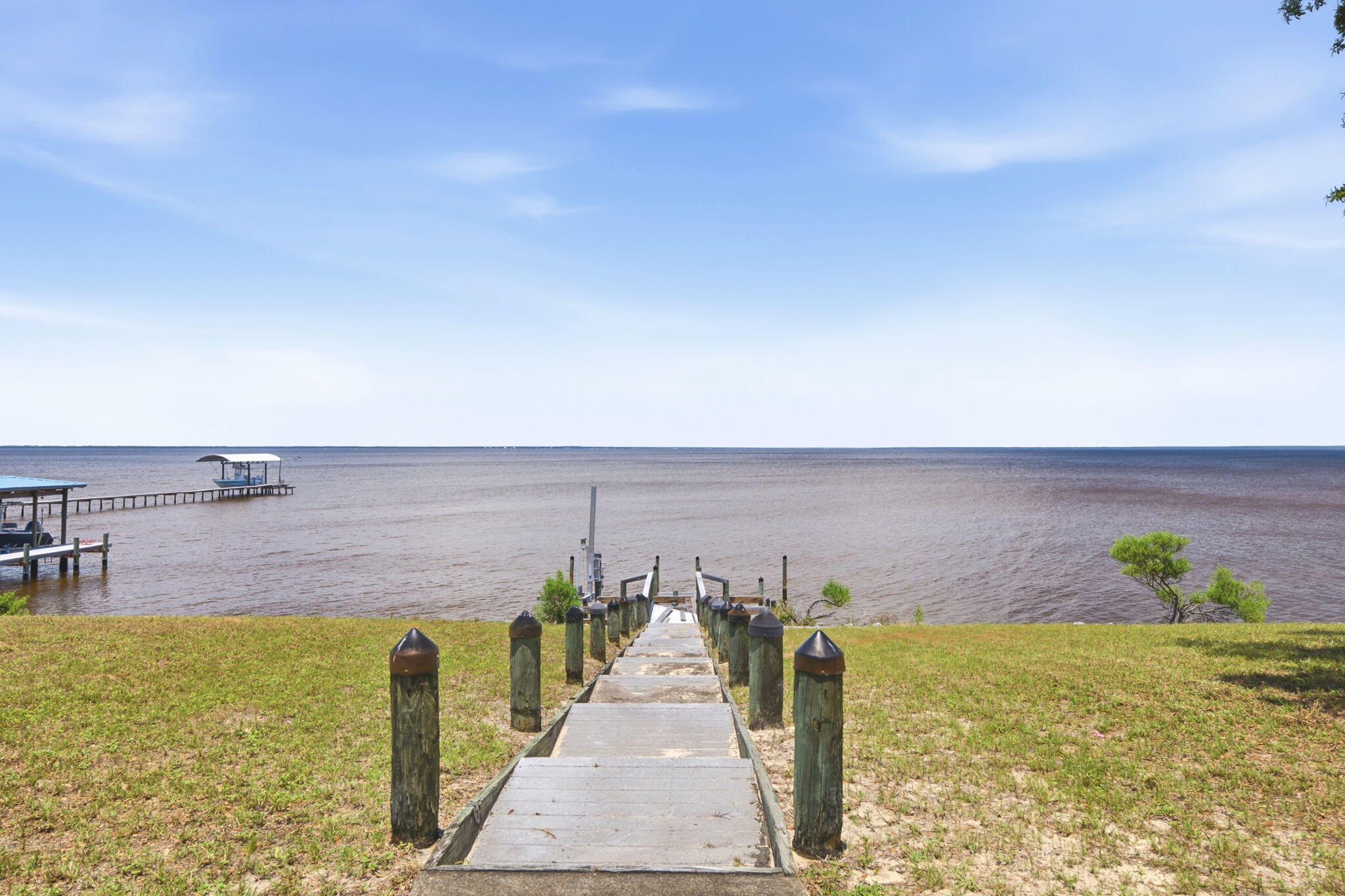 HICKORY SHORES - Residential
