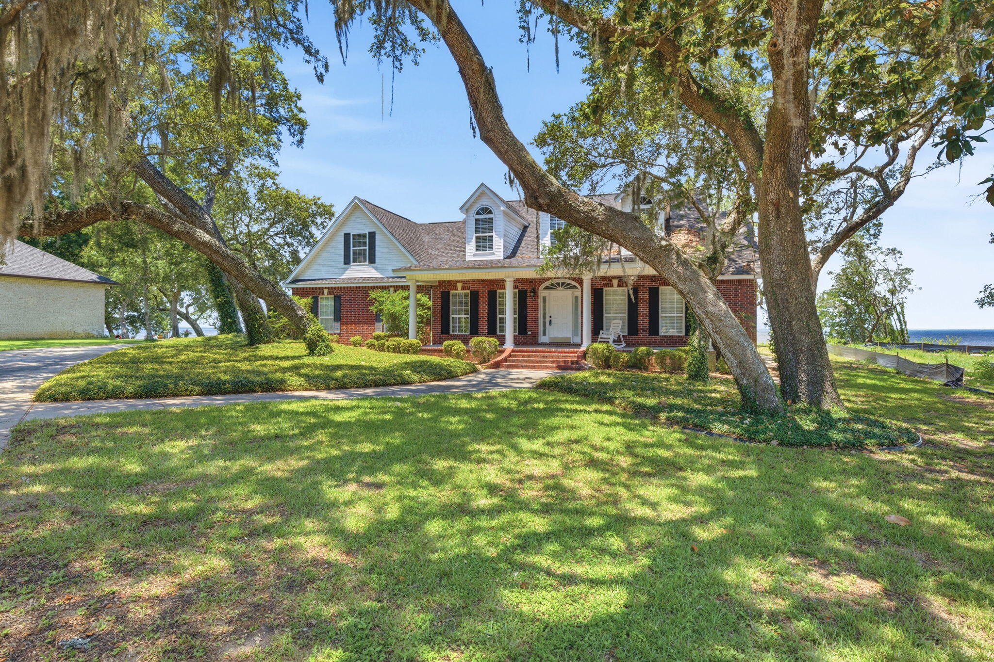 HICKORY SHORES - Residential