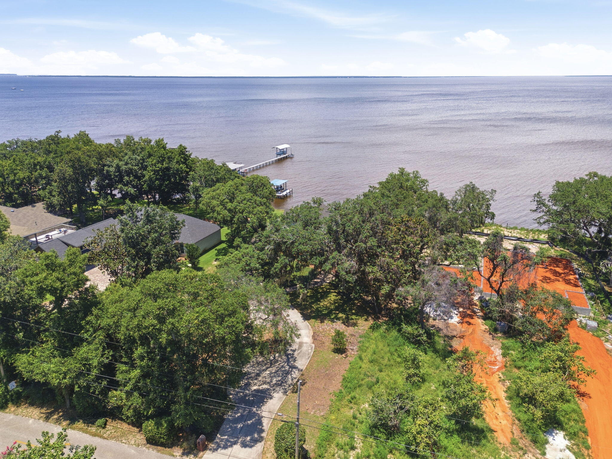 HICKORY SHORES - Residential